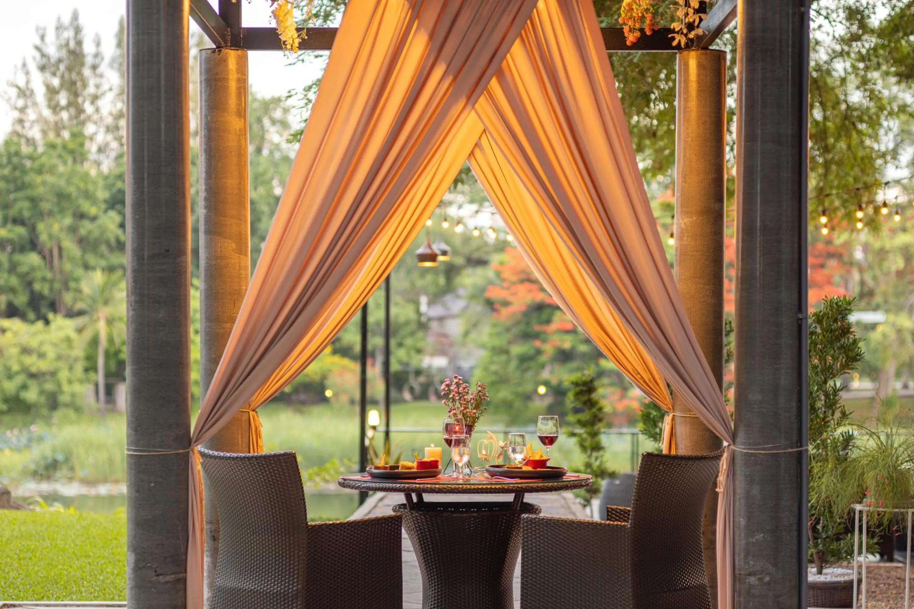 Dining area in U Inchantree Kanchanaburi