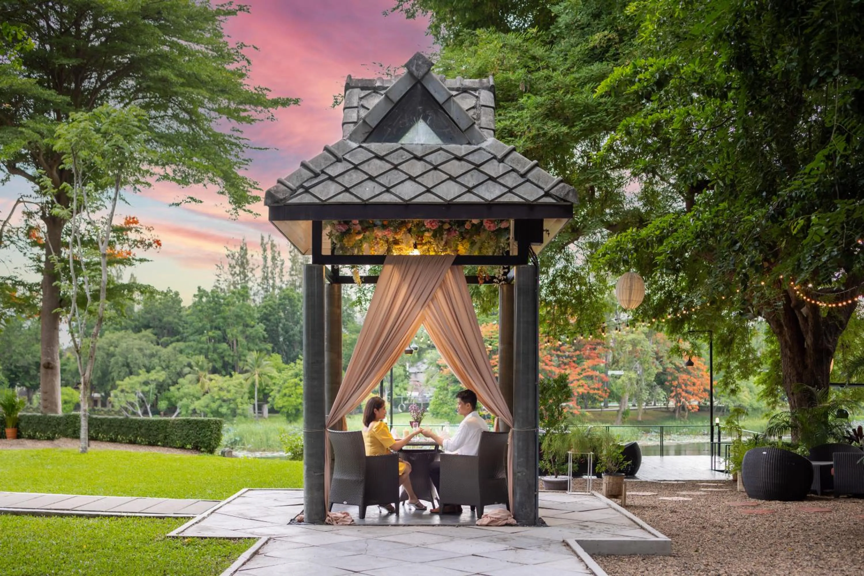 Dining area in U Inchantree Kanchanaburi