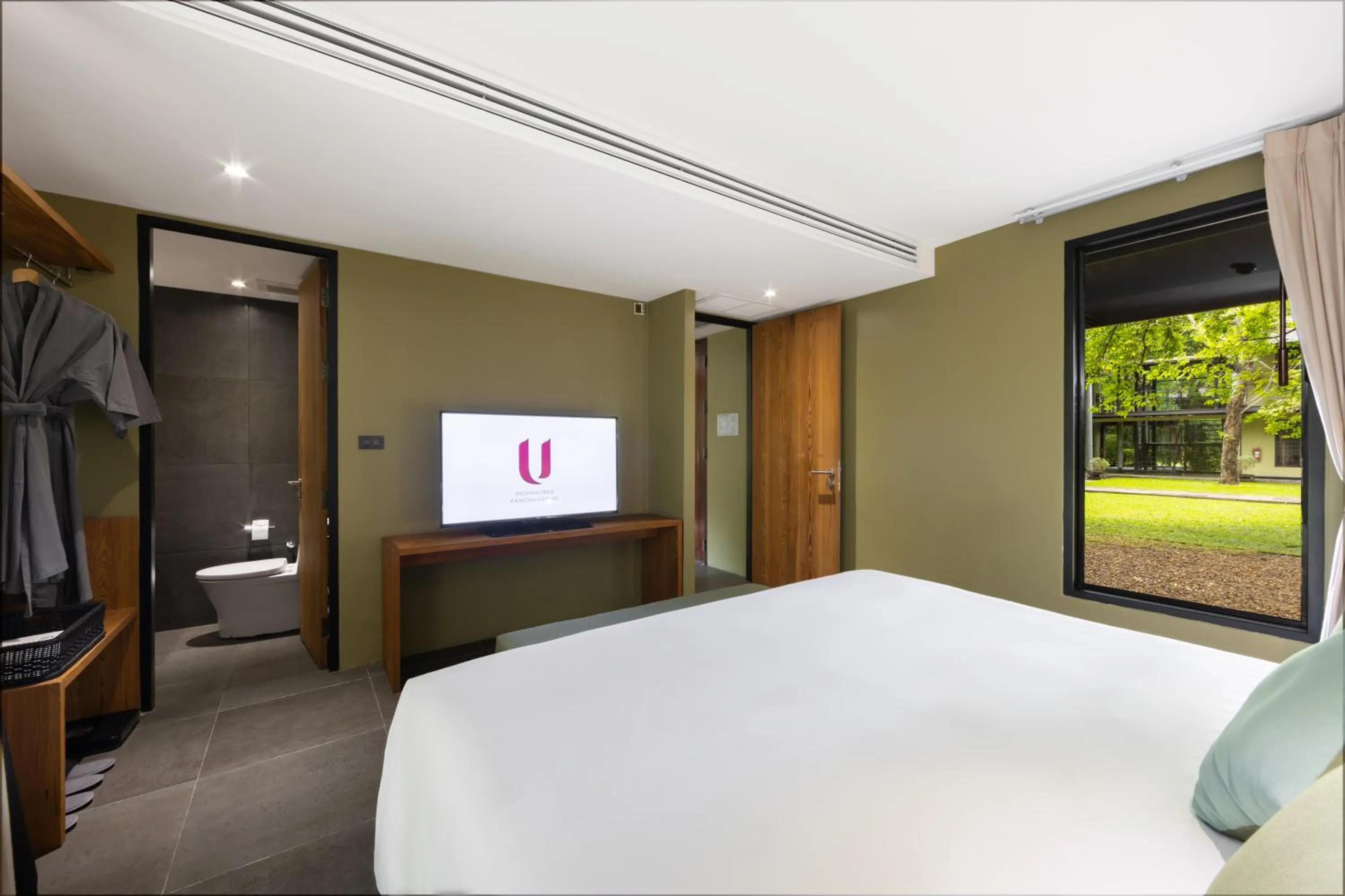 Bed in U Inchantree Kanchanaburi