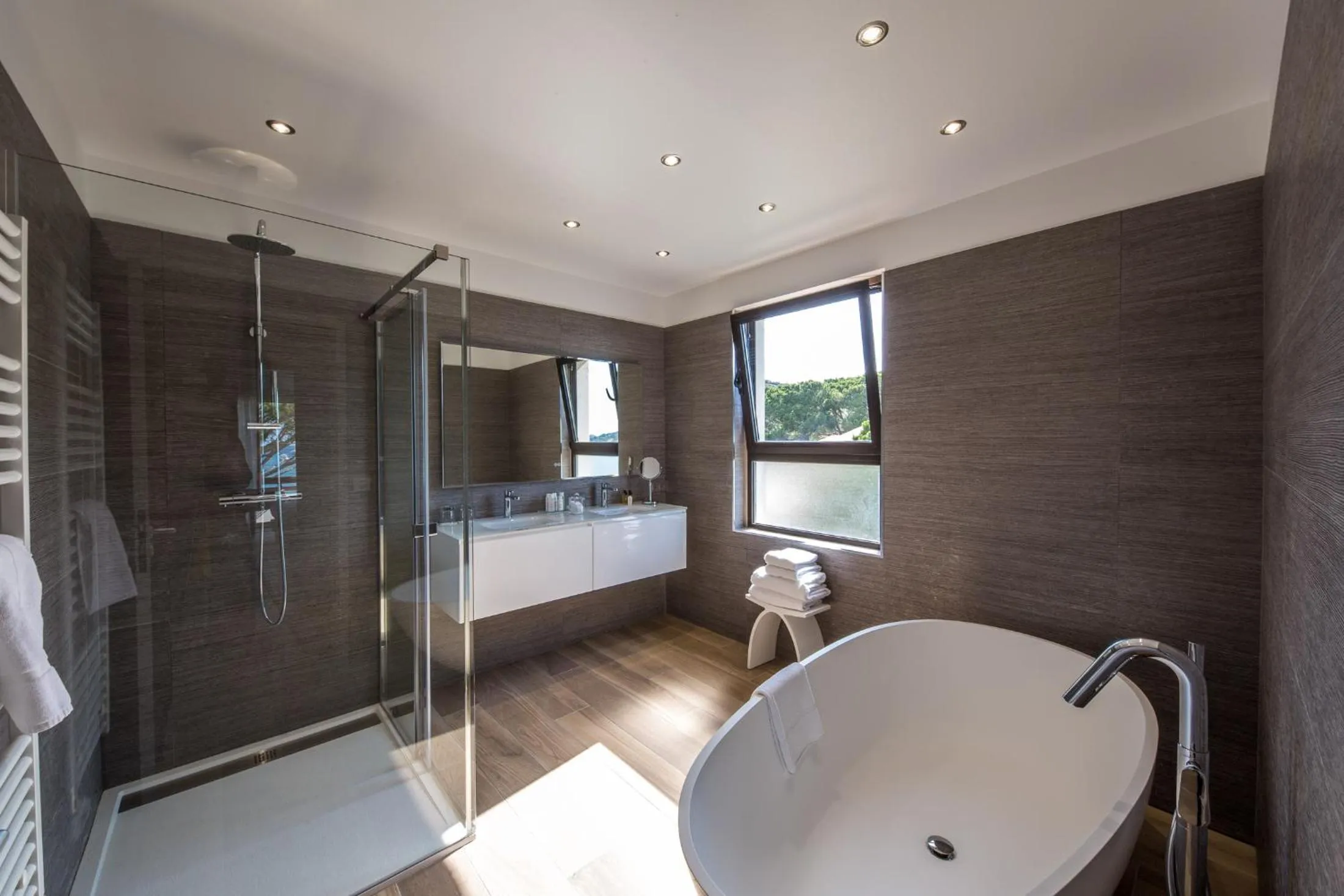 Bathroom in Hôtel La Roya