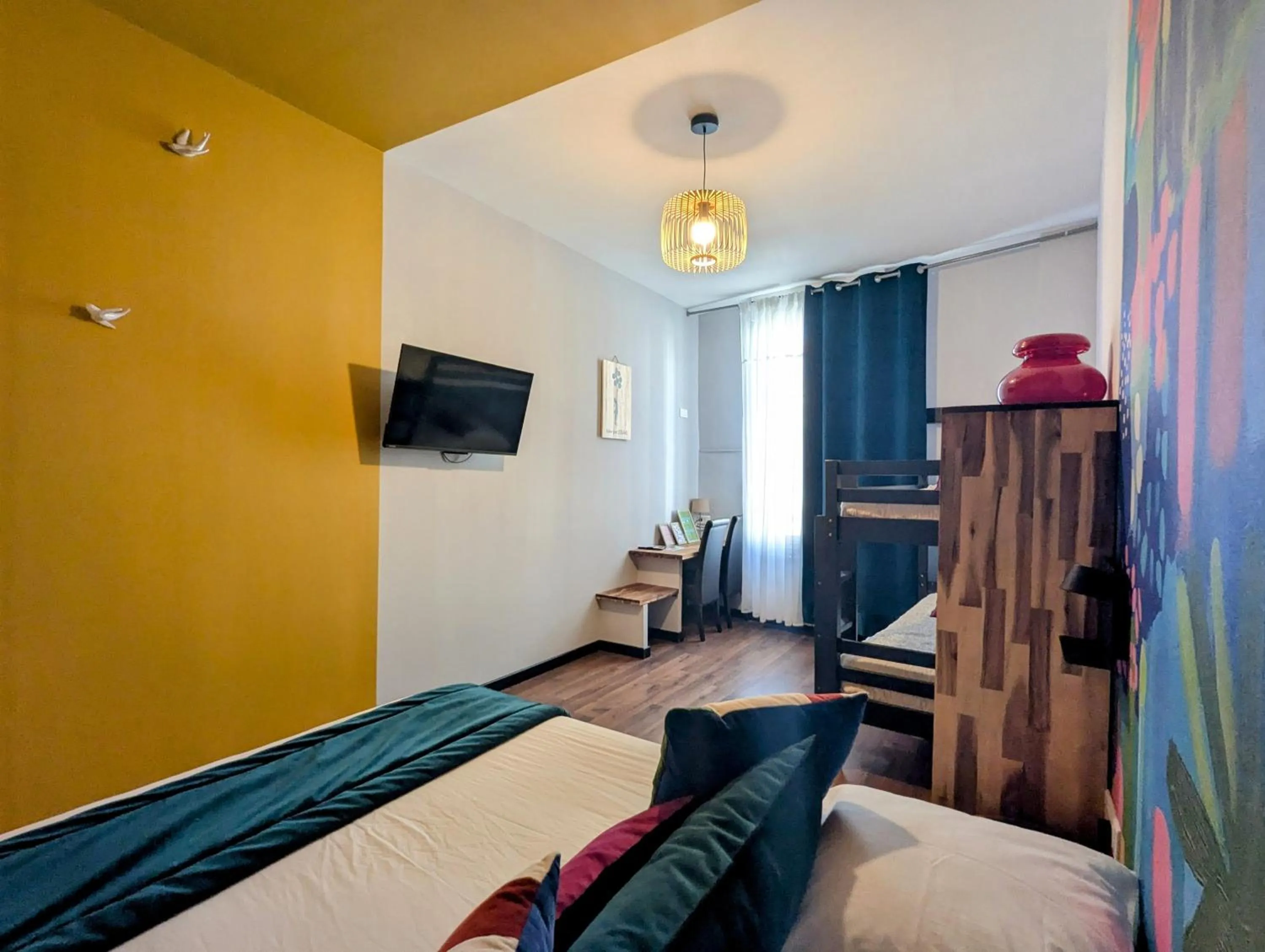 Bedroom, Bed in Hôtel Des Arts, Artisanal et Indépendant