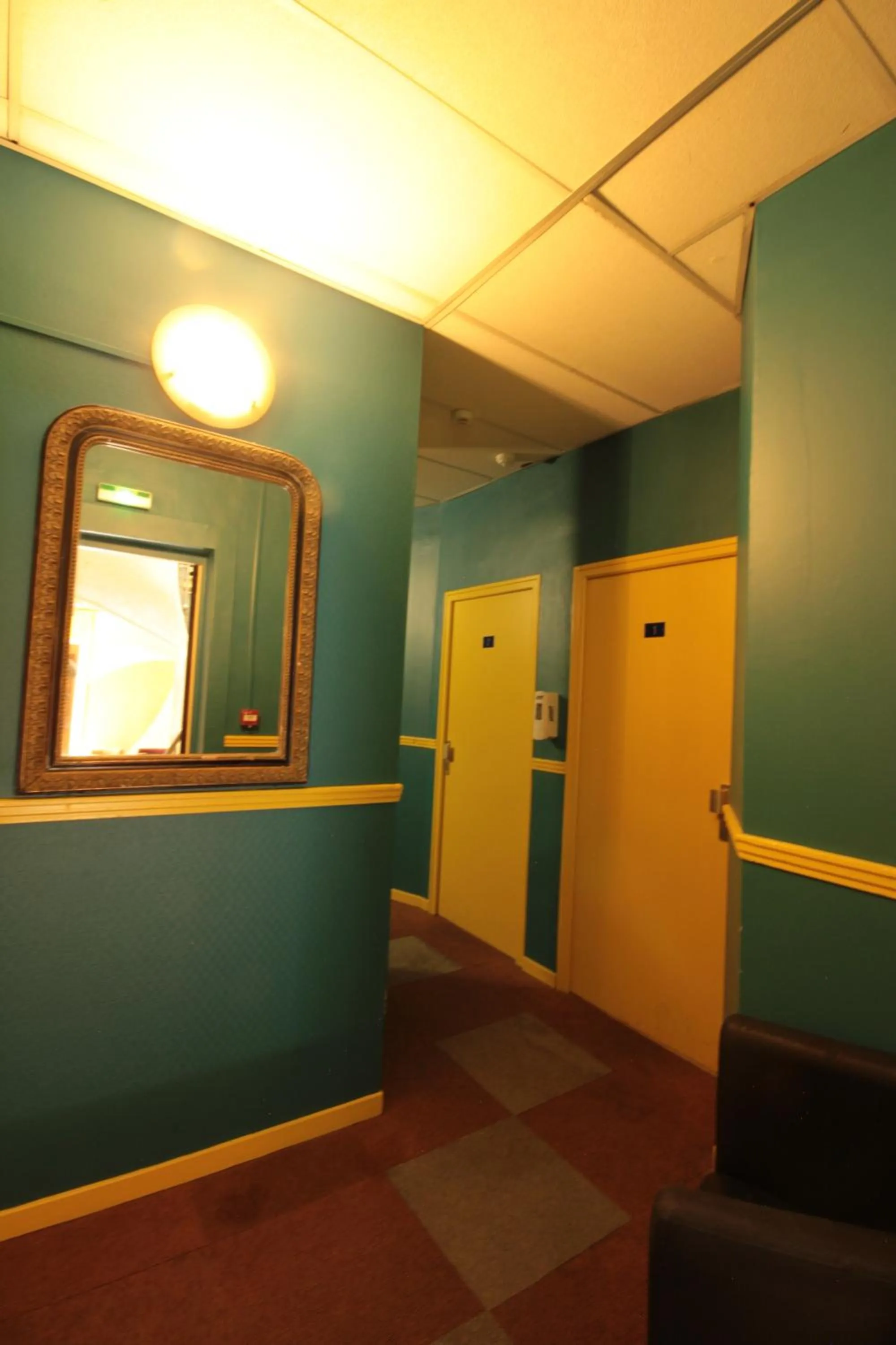 Property building in Hôtel Des Arts, Artisanal et Indépendant