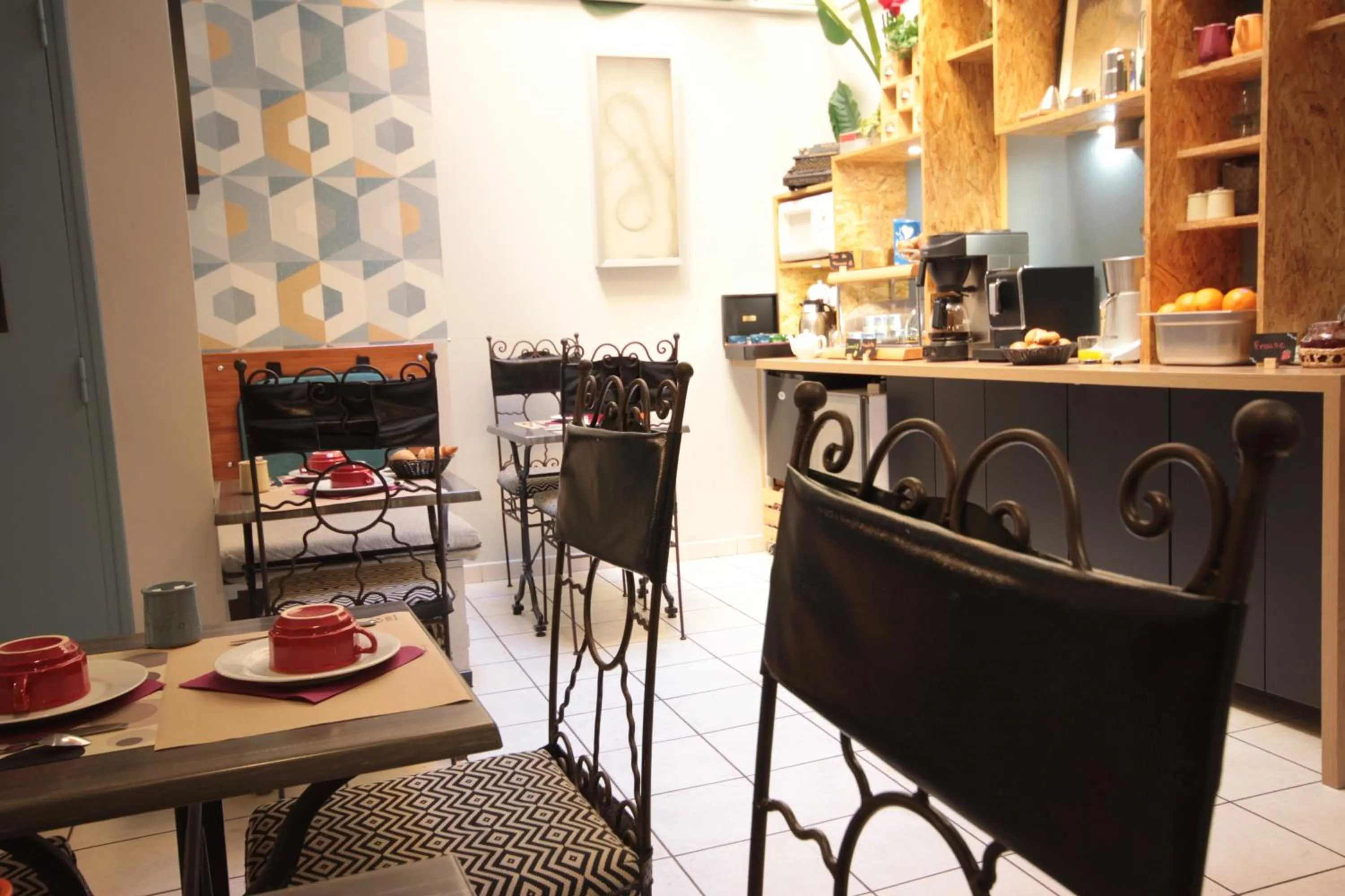 Dining area in Hôtel Des Arts, Artisanal et Indépendant