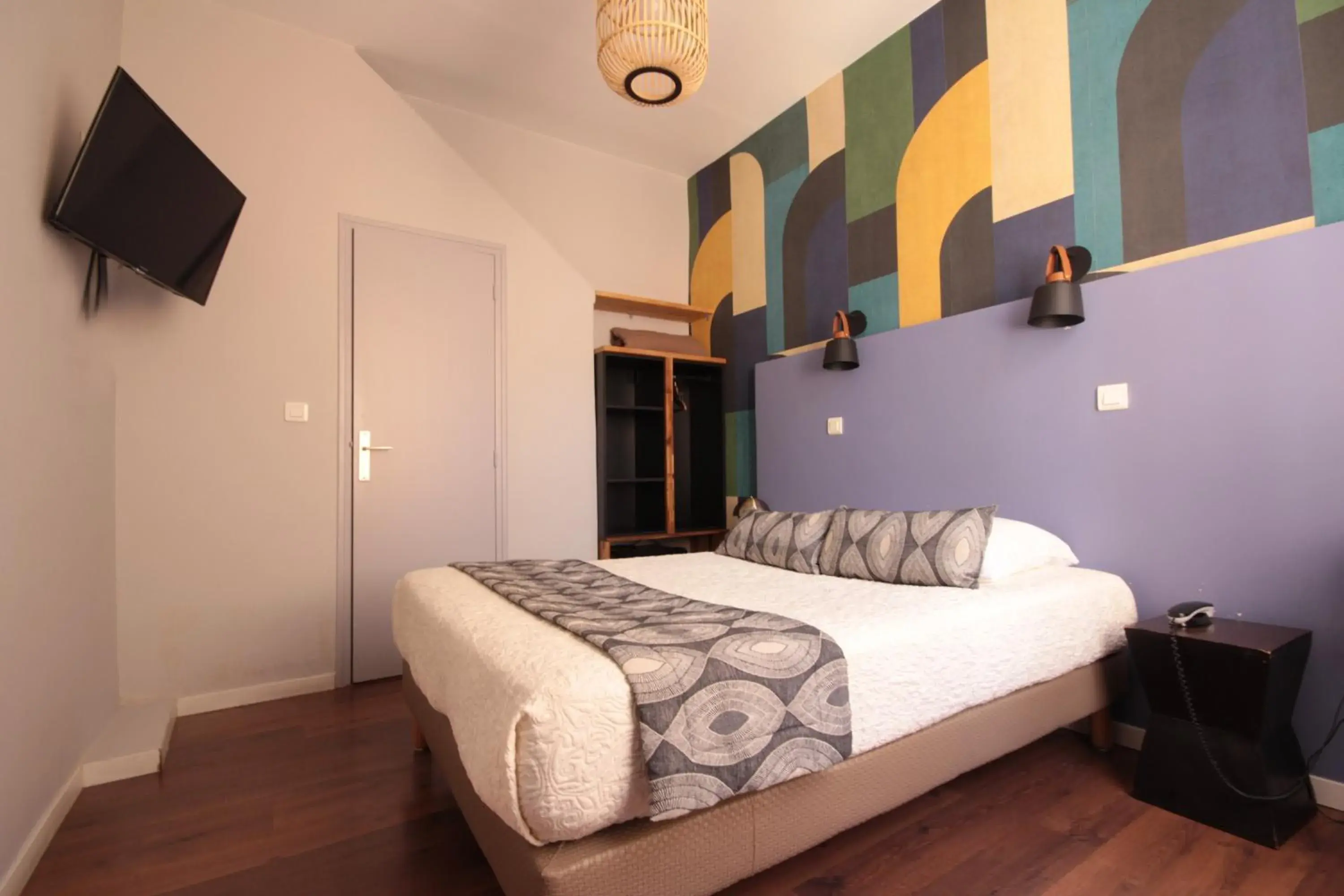 Superior Single Room in Hôtel Des Arts, Artisanal et Indépendant Superior Single Room in Hôtel Des Arts, Artisanal et Indépendant