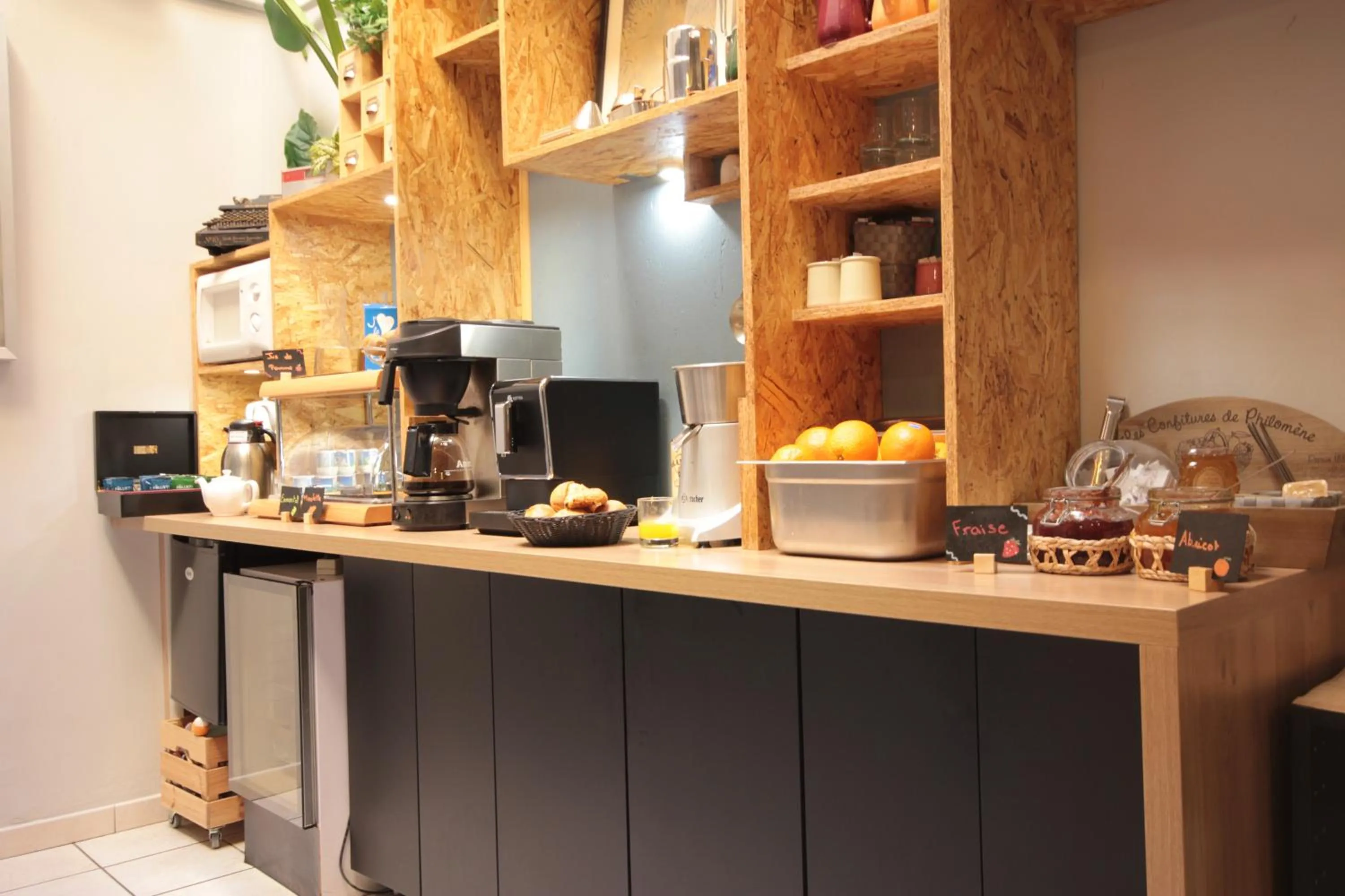 Food and drinks in Hôtel Des Arts, Artisanal et Indépendant