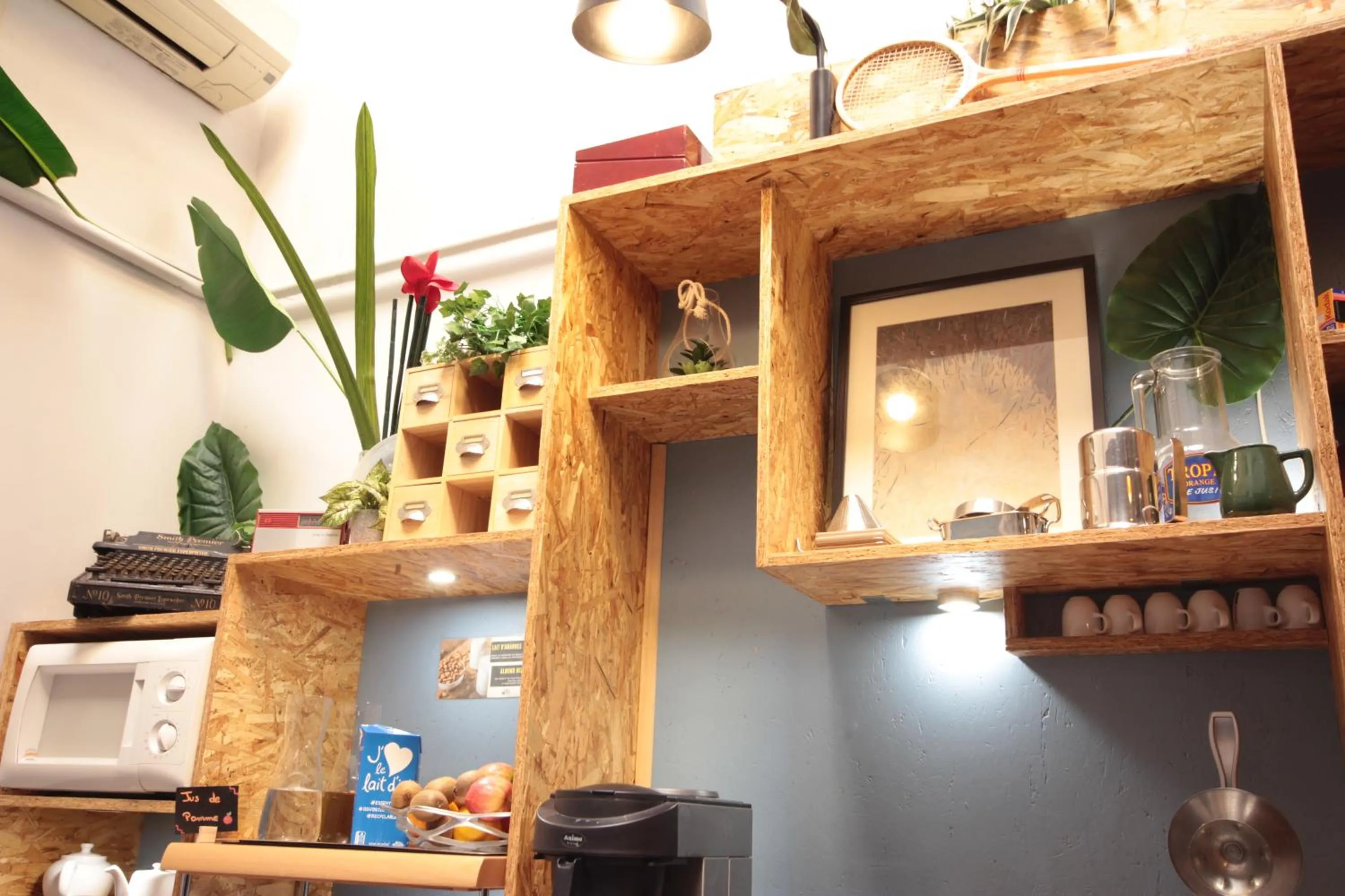 Decorative detail in Hôtel Des Arts, Artisanal et Indépendant