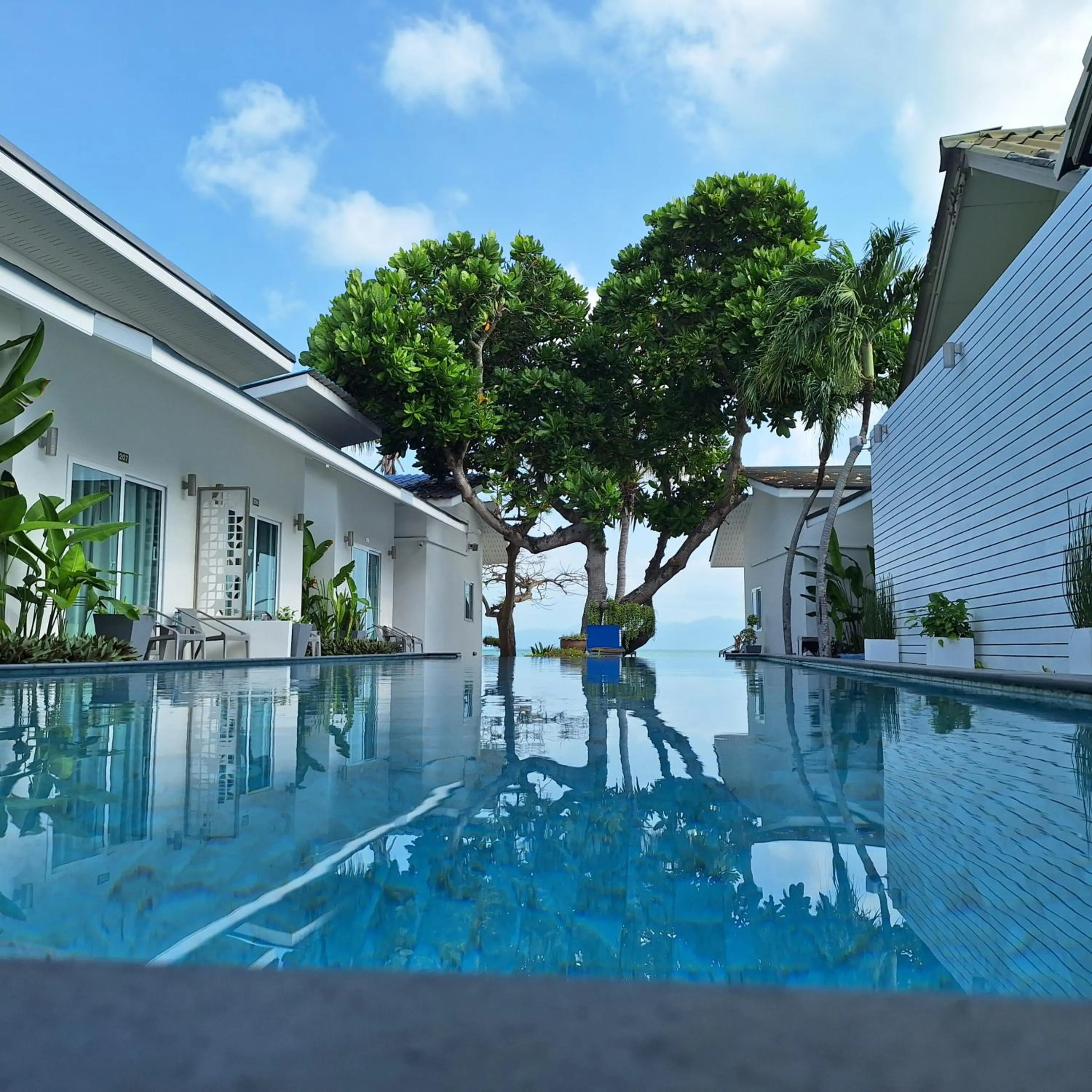 Swimming pool in Baanfah Resort Samui