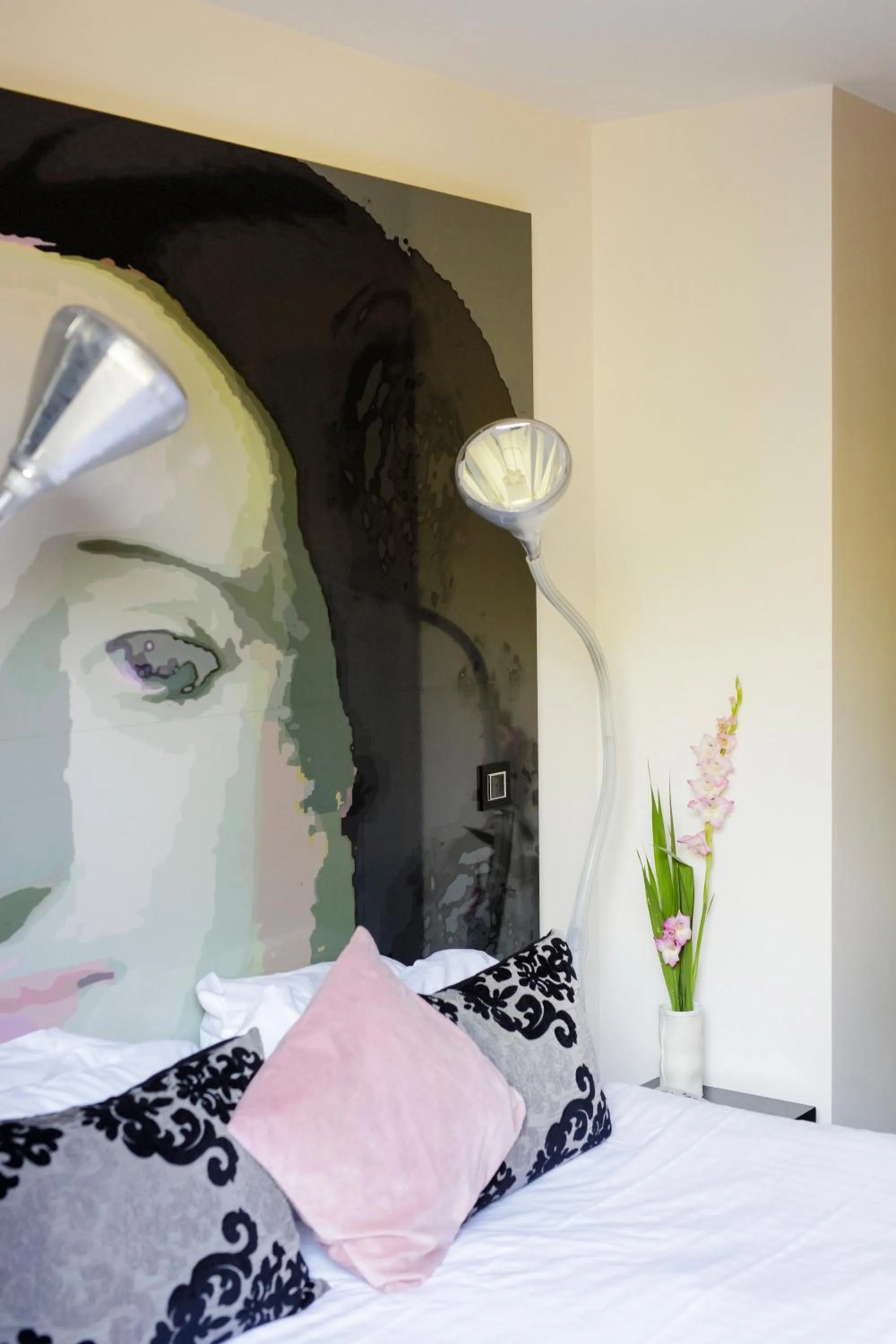 Bed in Maison Decoret - Relais & Châteaux