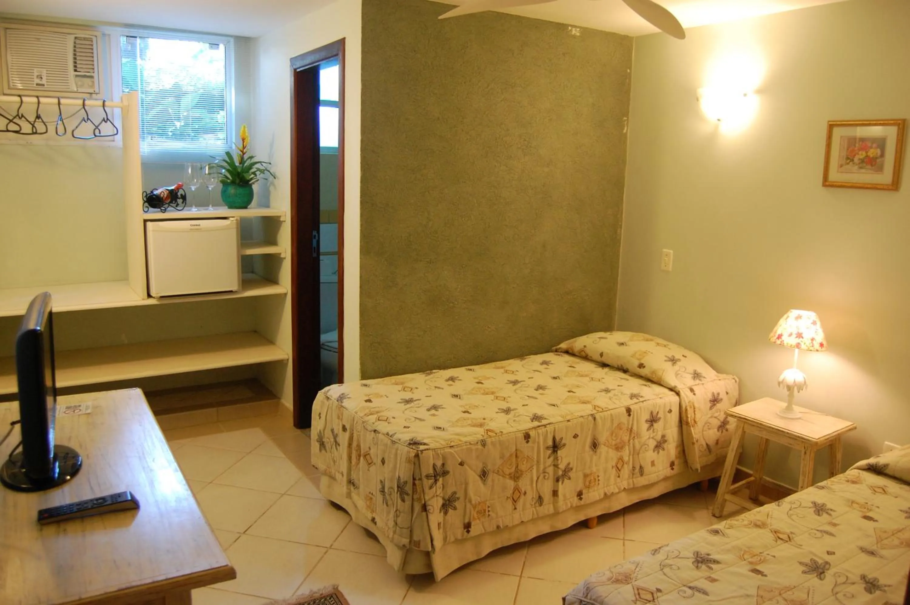 Photo of the whole room, Bed in Pousada Águas de Parati