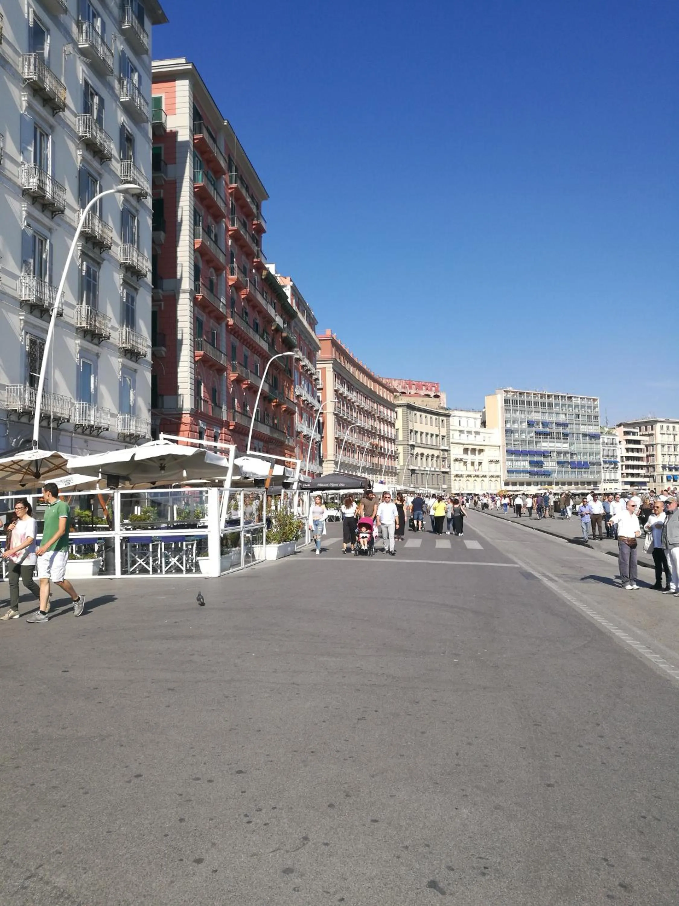 Restaurant/places to eat in Bed morelli 49 , chiaia