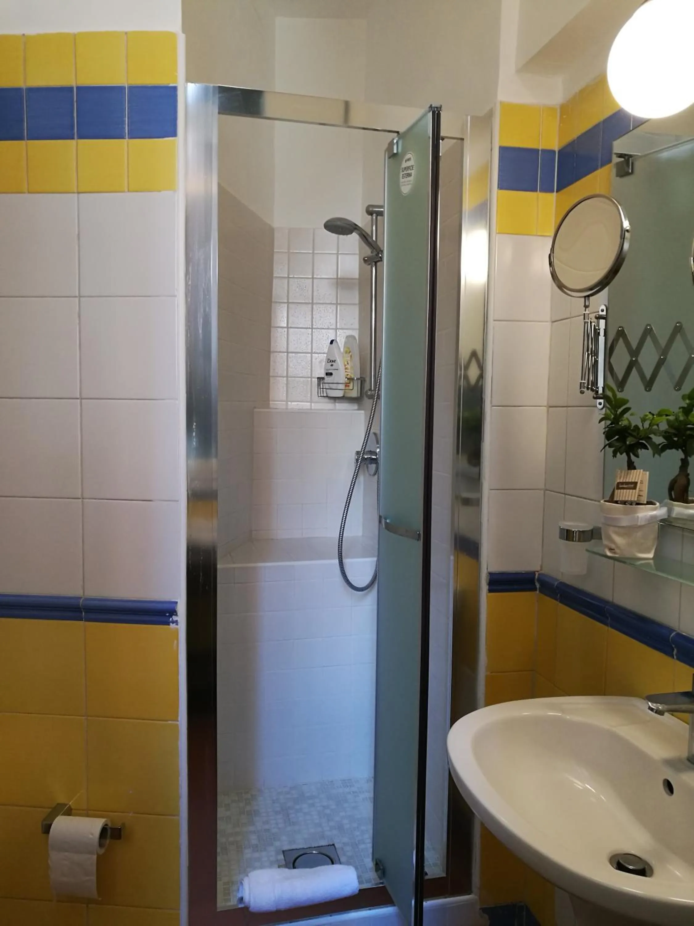 Bathroom in Bed morelli 49 , chiaia