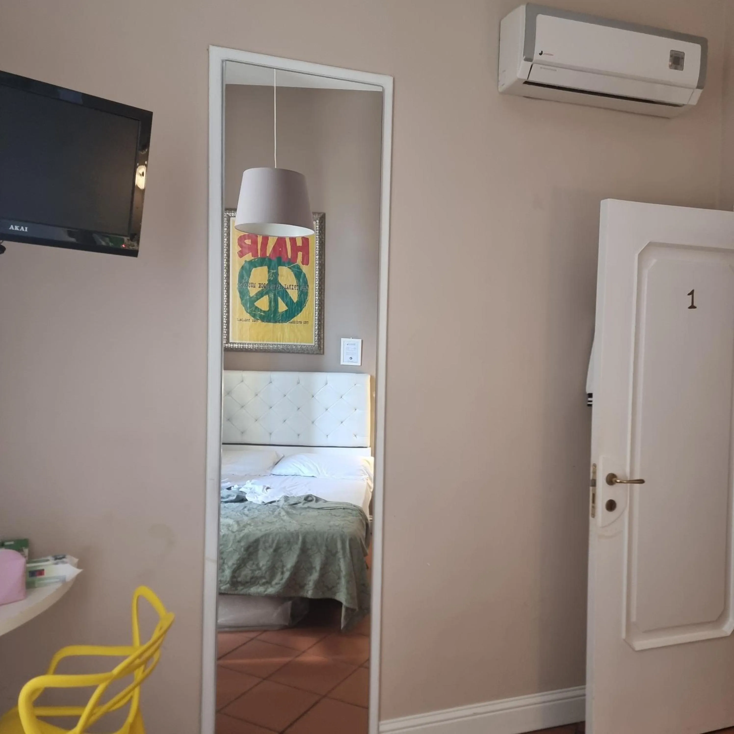 Photo of the whole room, Bed in Bed morelli 49 , chiaia