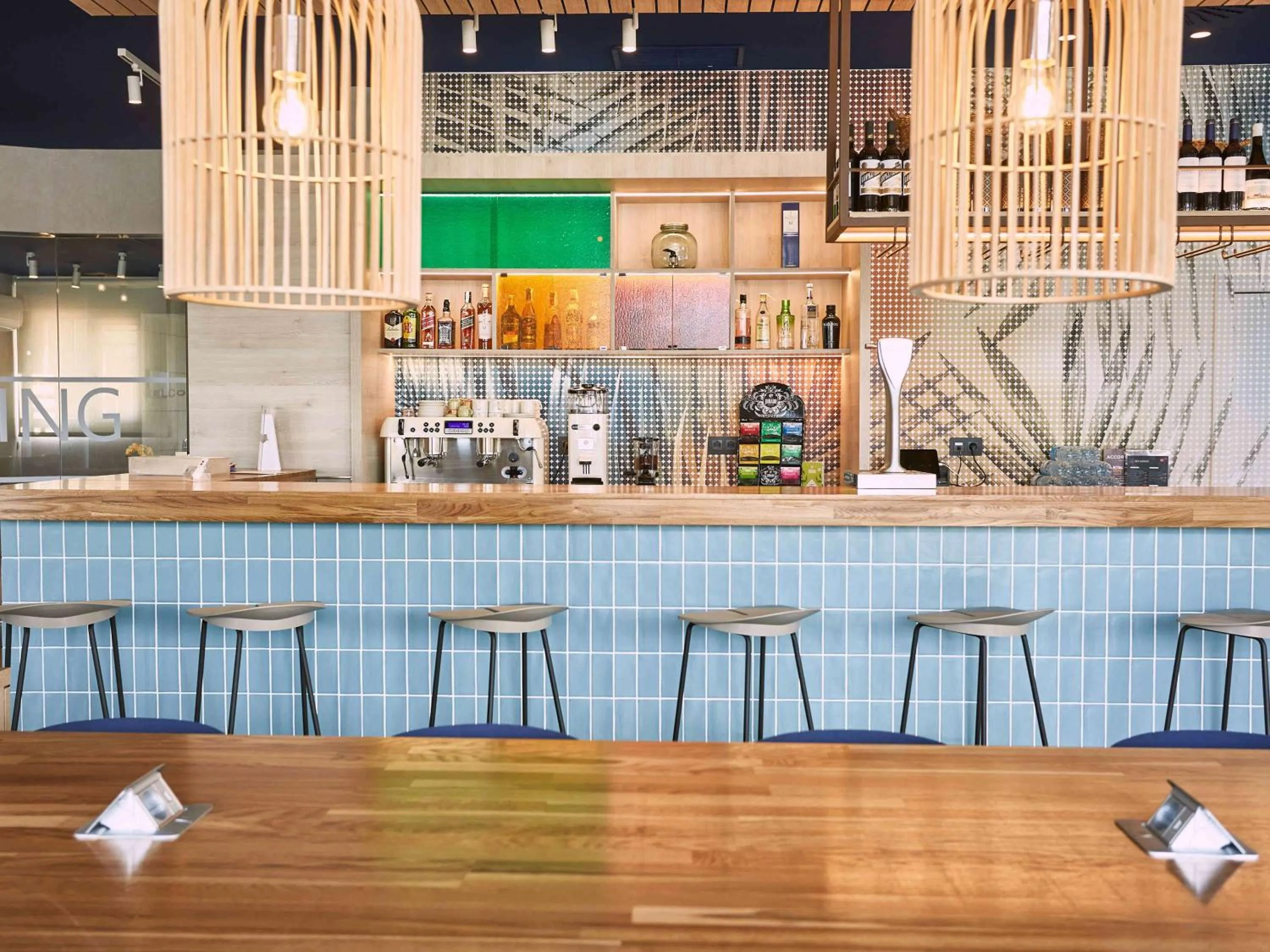 Restaurant/places to eat in Ibis Elche