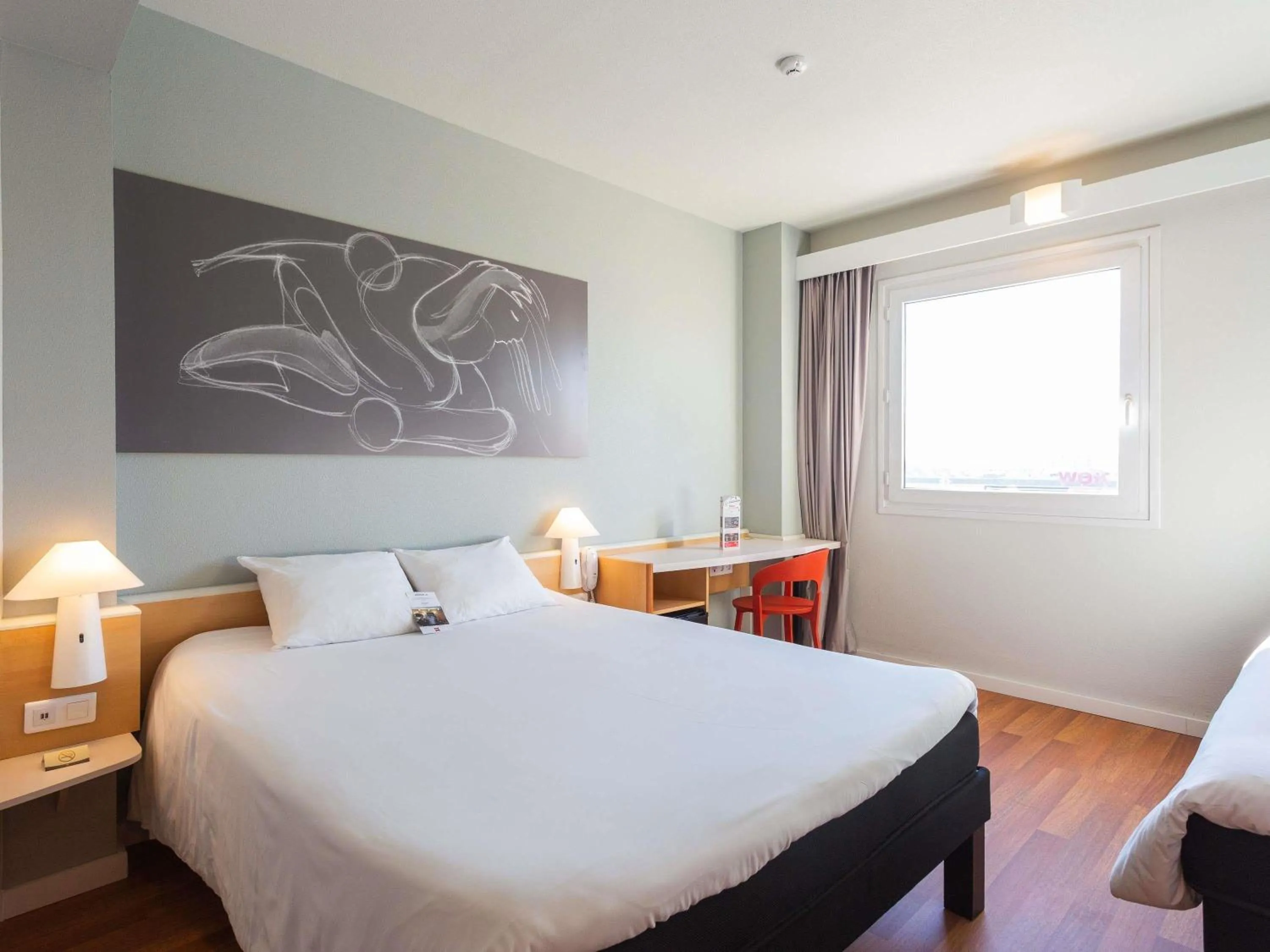 Bedroom, Bed in Ibis Elche