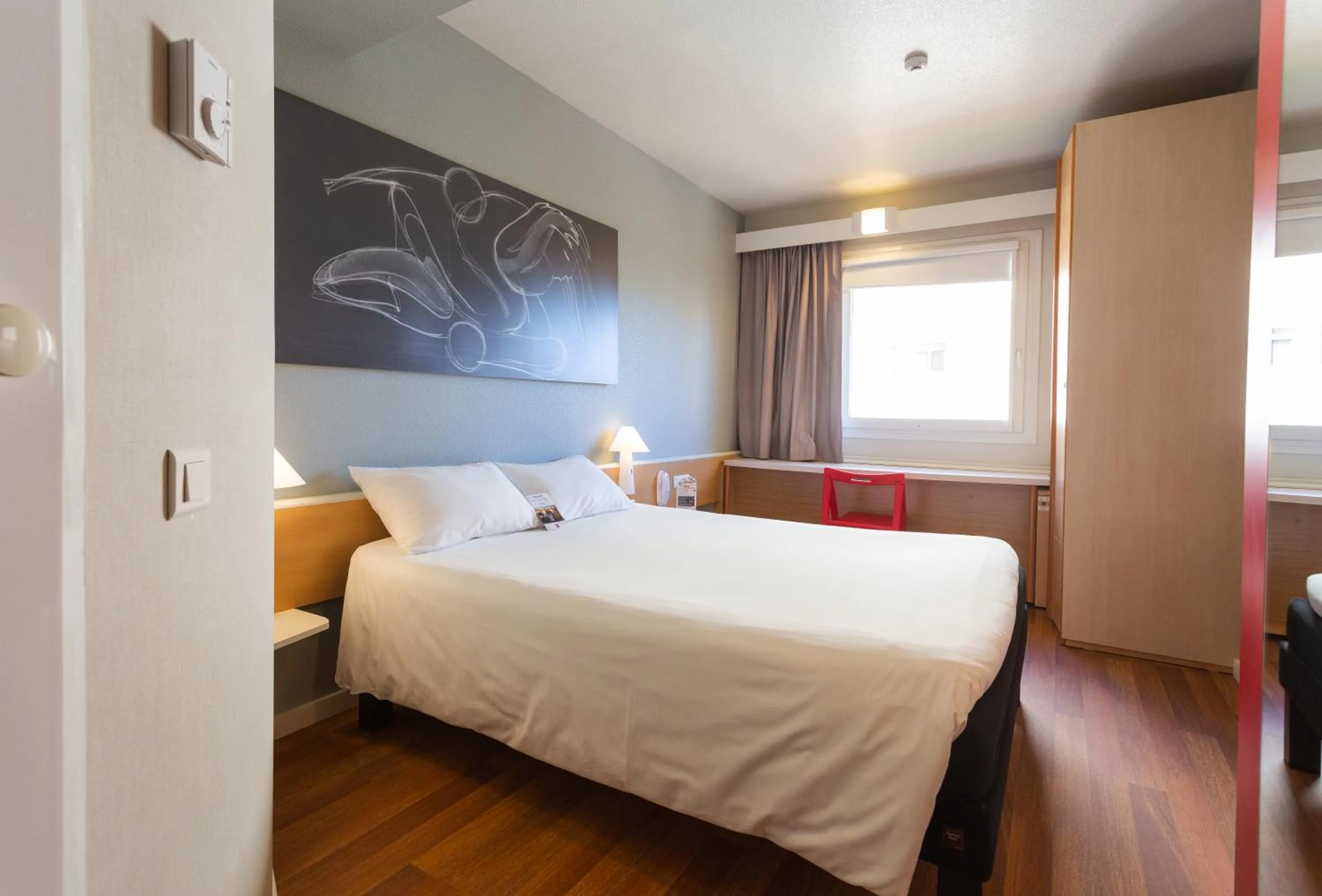 Bedroom, Bed in Ibis Elche