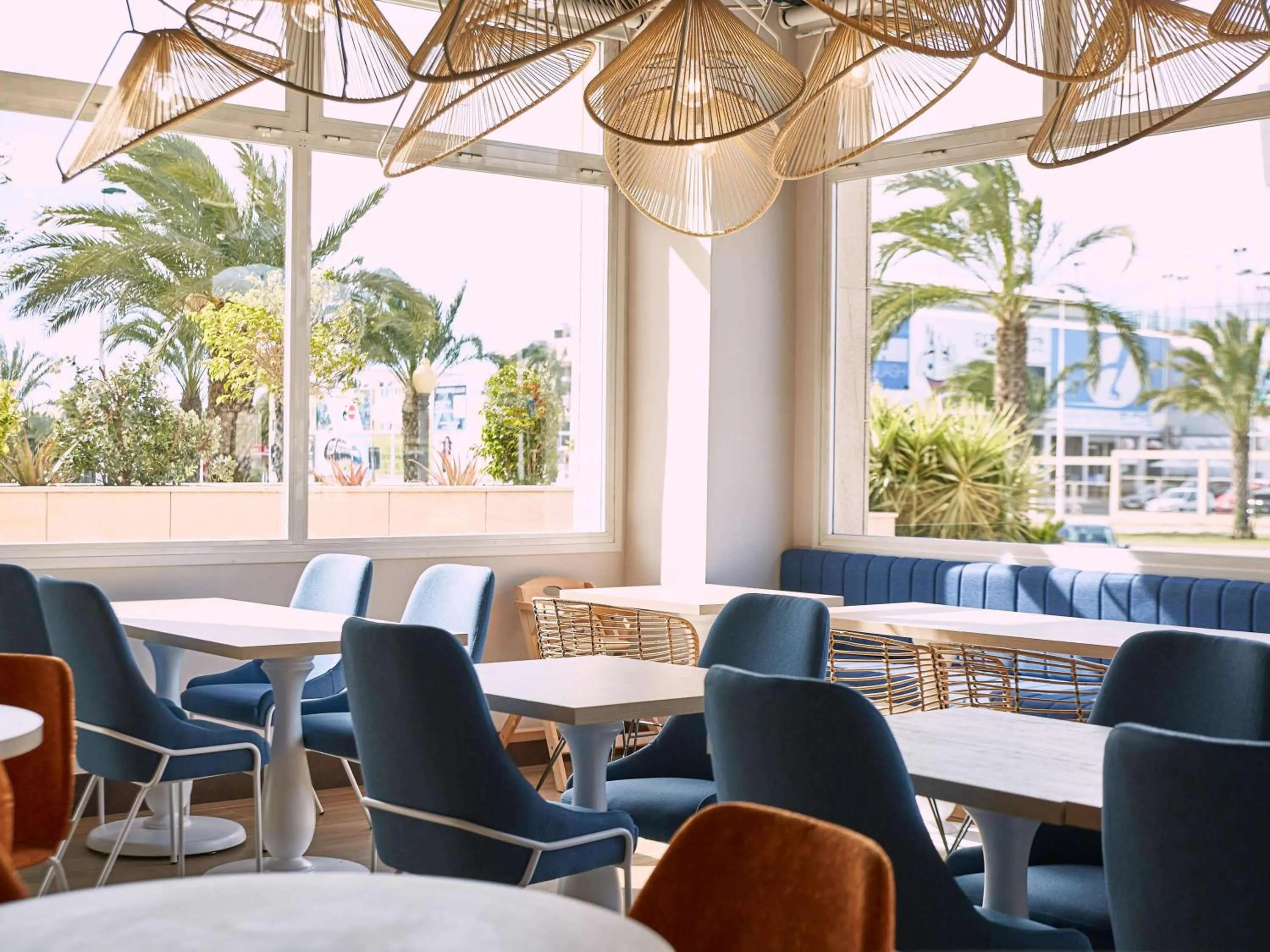 Restaurant/places to eat in Ibis Elche