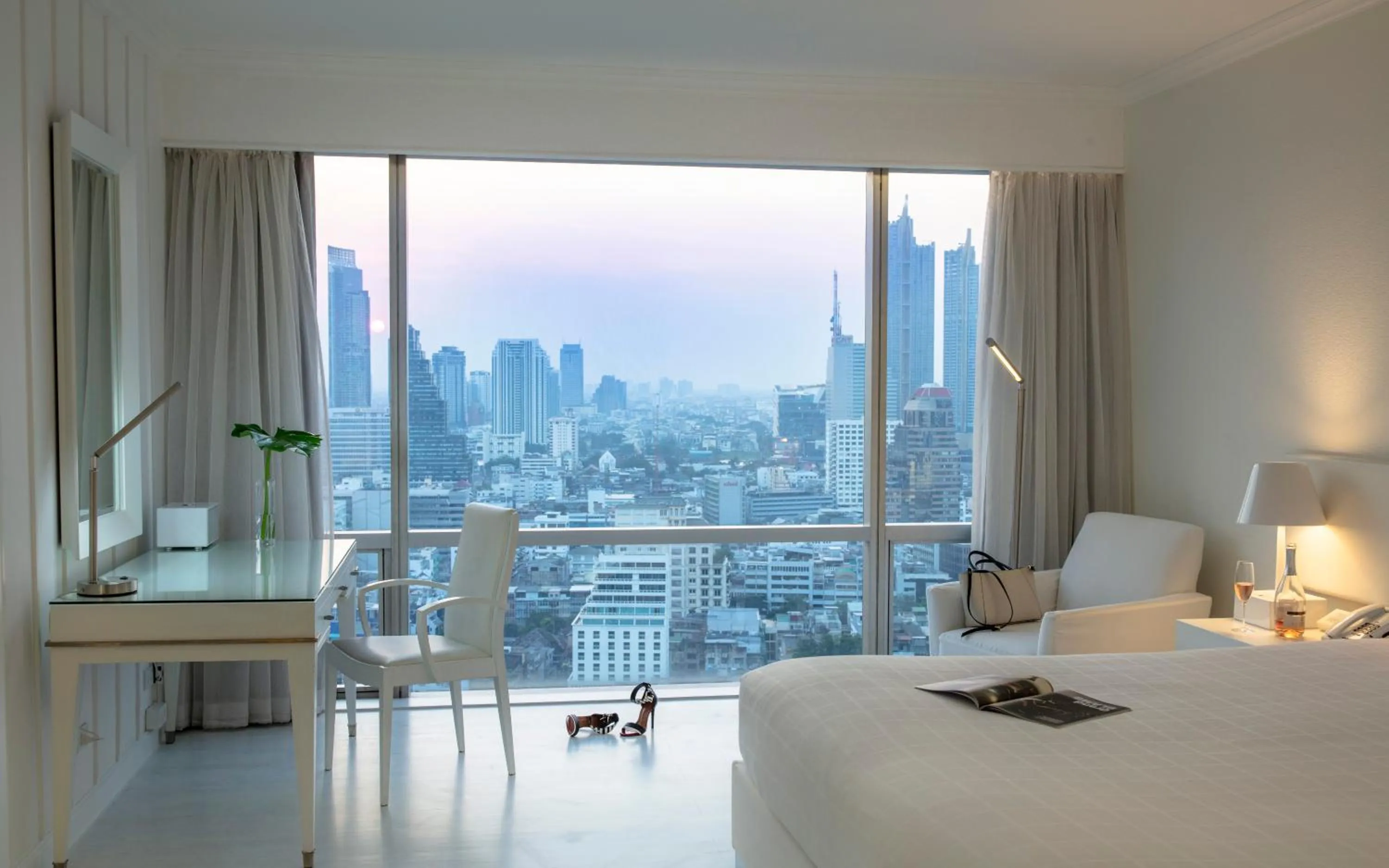 Bedroom, Bed in Pullman Bangkok Hotel G