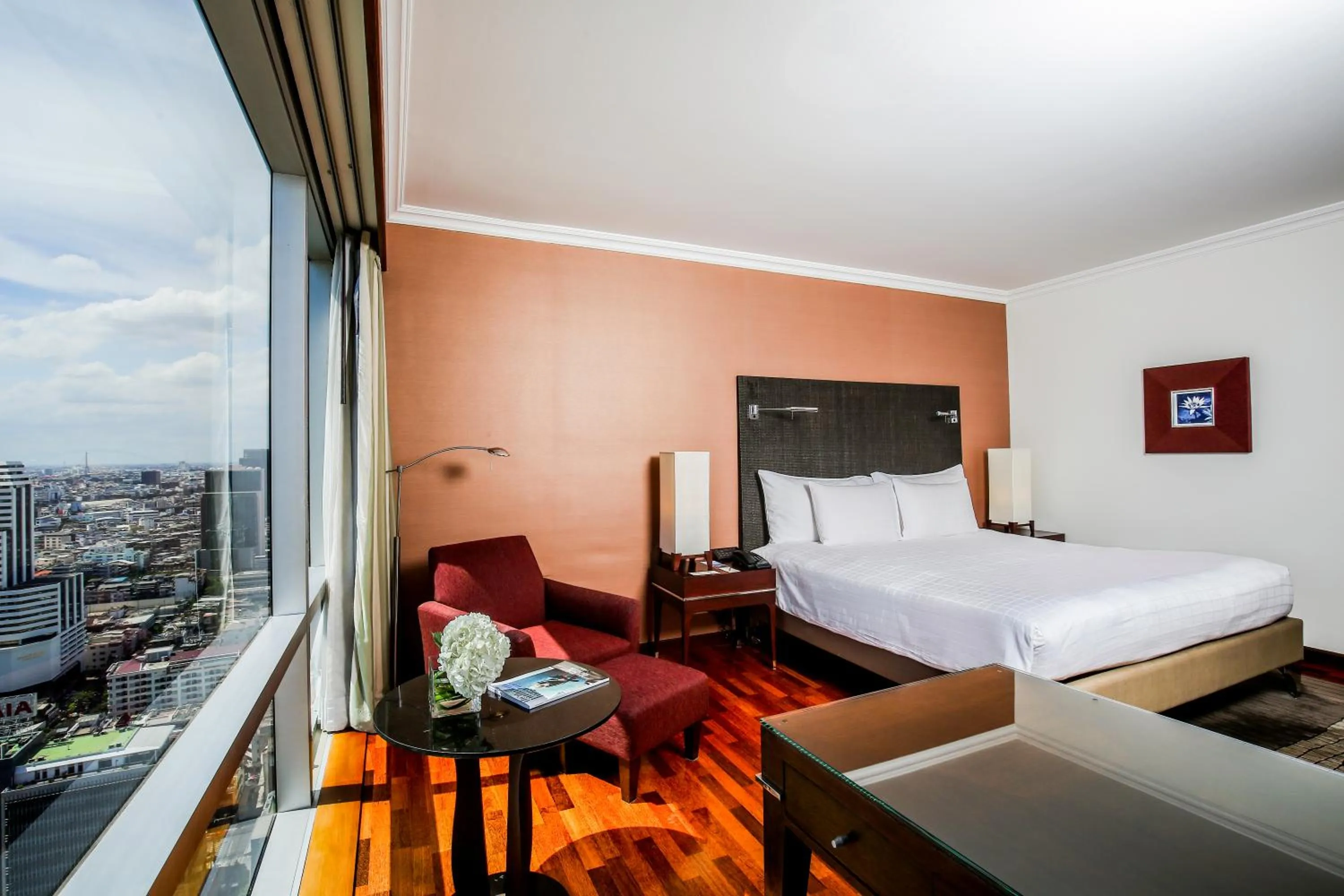 Bedroom, Bed in Pullman Bangkok Hotel G