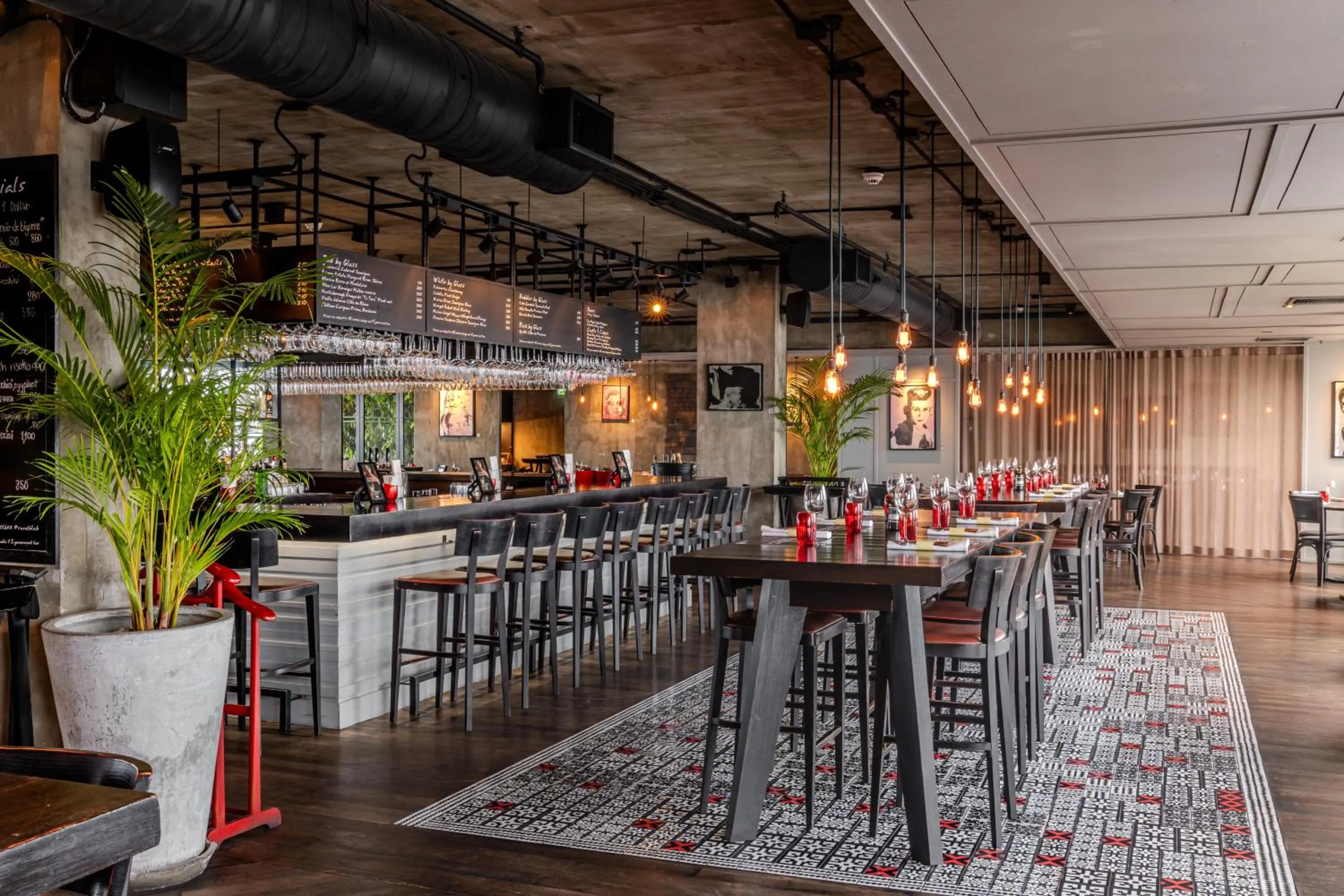 Restaurant/places to eat in Pullman Bangkok Hotel G