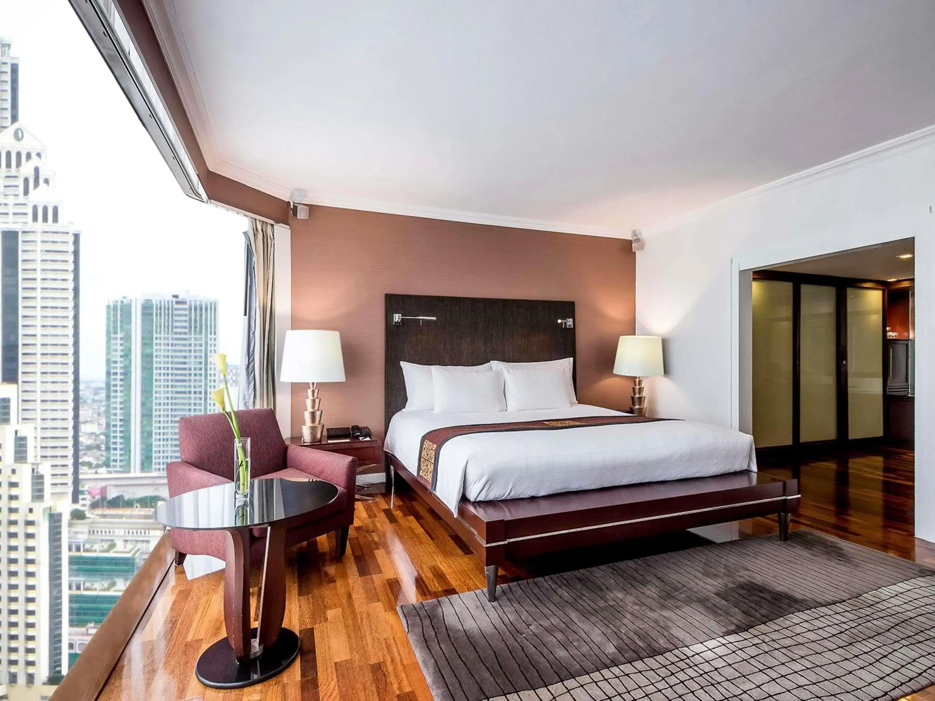 Executive Suite with Lounge Access and Double Bed in Pullman Bangkok Hotel G Executive Suite with Lounge Access and Double Bed in Pullman Bangkok Hotel G