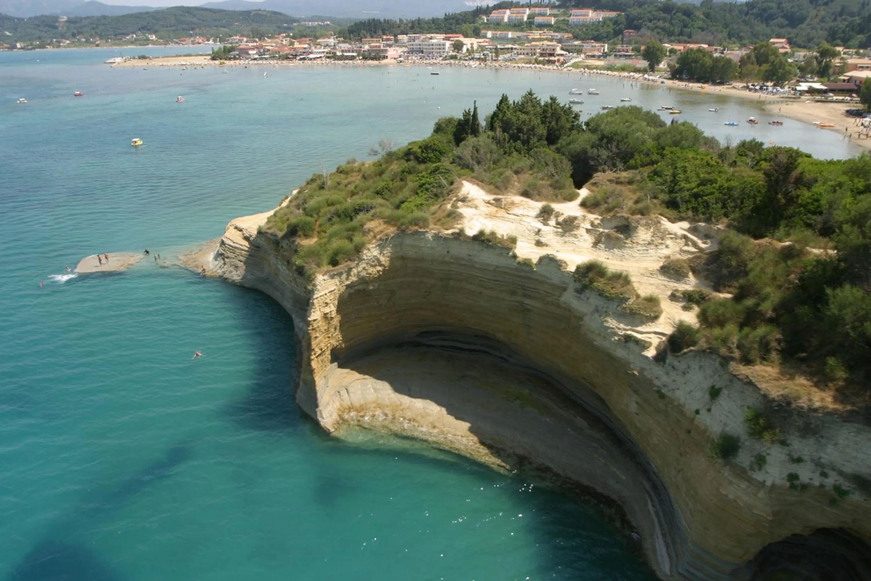 Area and facilities in Angelina Hotel & Apartments