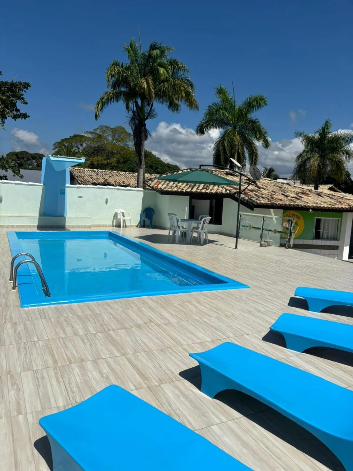 Swimming pool in Hotel Vale Verde