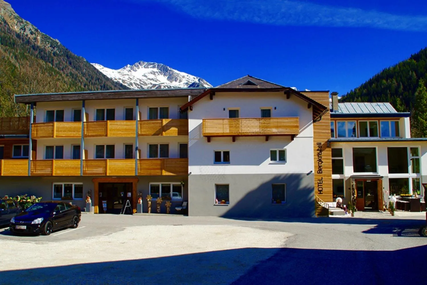Facade/entrance in Hotel Bergkristall
