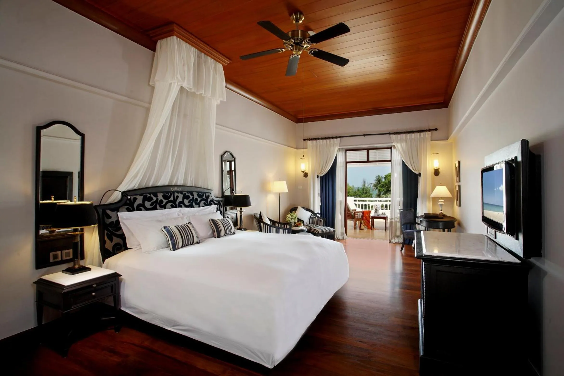 Photo of the whole room, Bed in Centara Grand Beach Resort & Villas Hua Hin