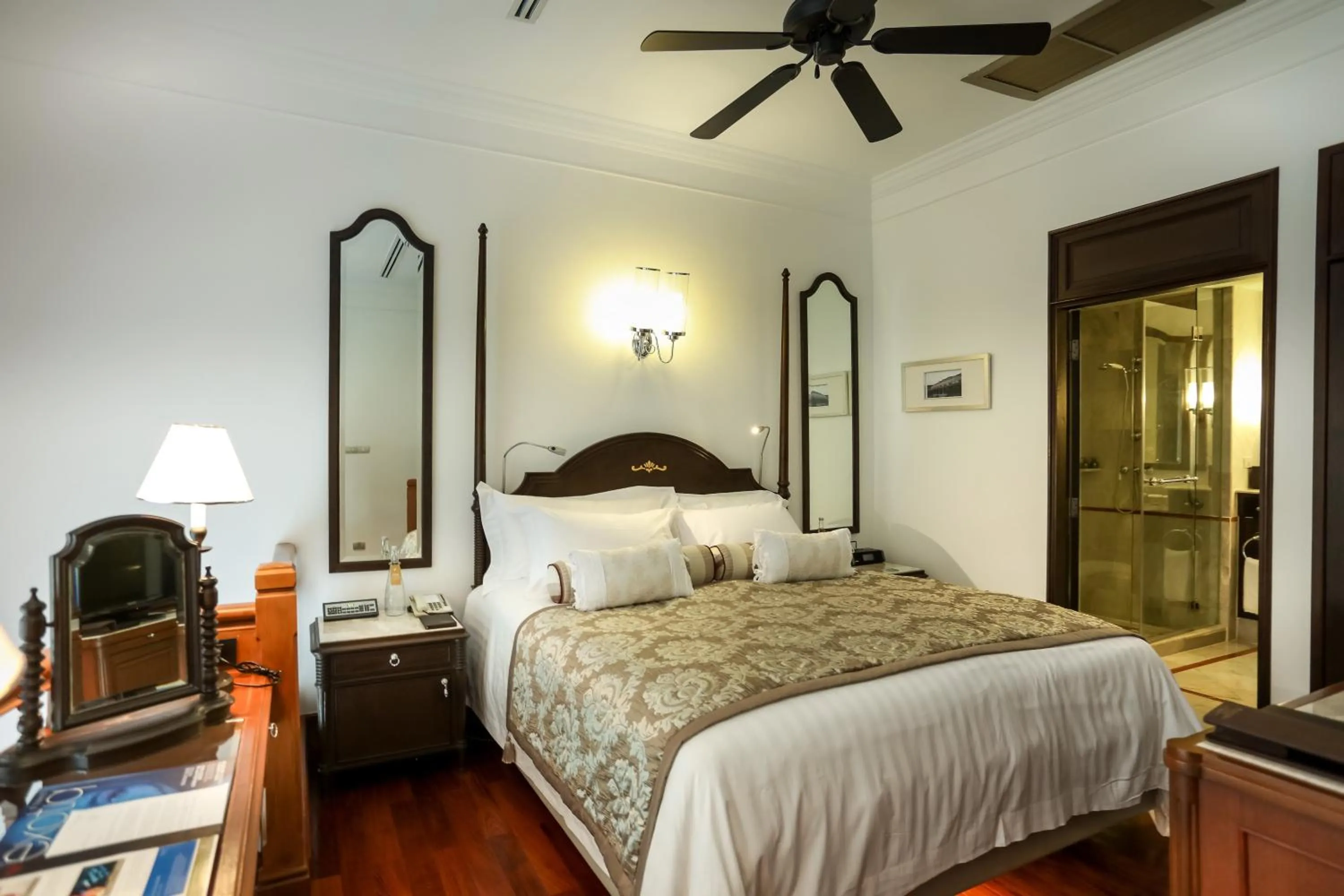 Photo of the whole room, Bed in Centara Grand Beach Resort & Villas Hua Hin