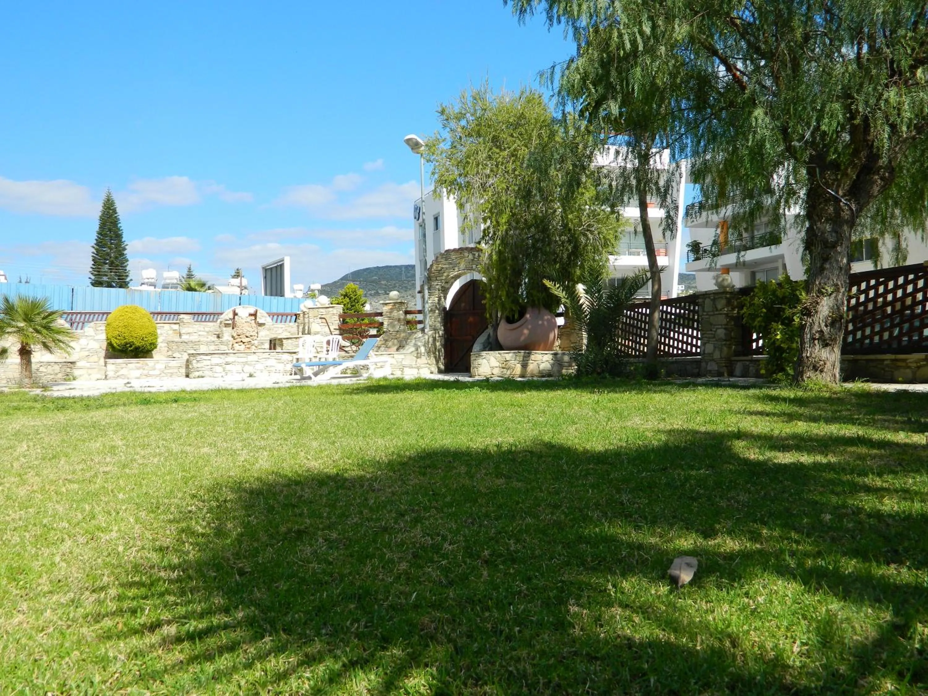 Garden in M. Moniatis Hotel