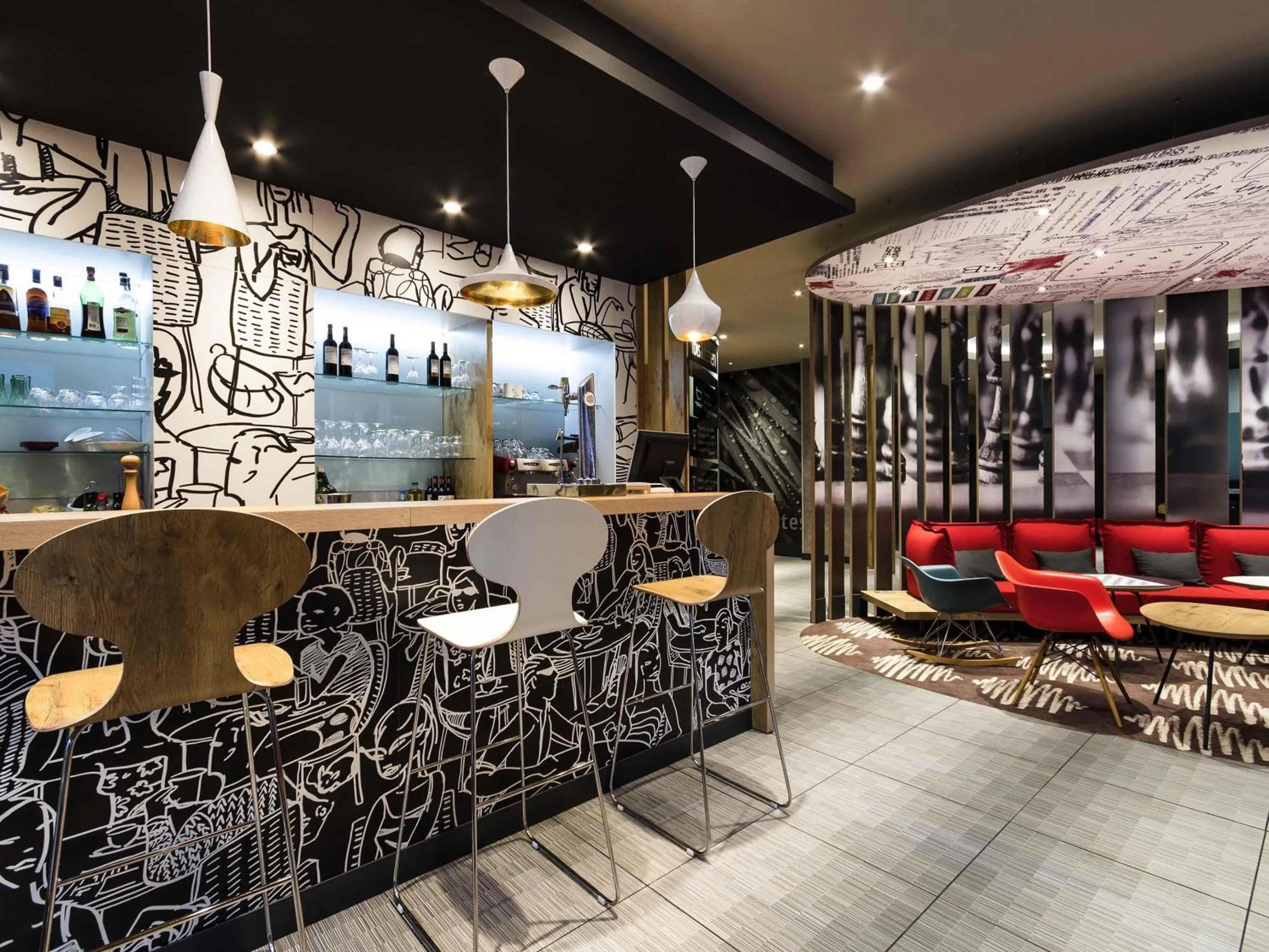 Lounge or bar in Ibis Bilbao Centro