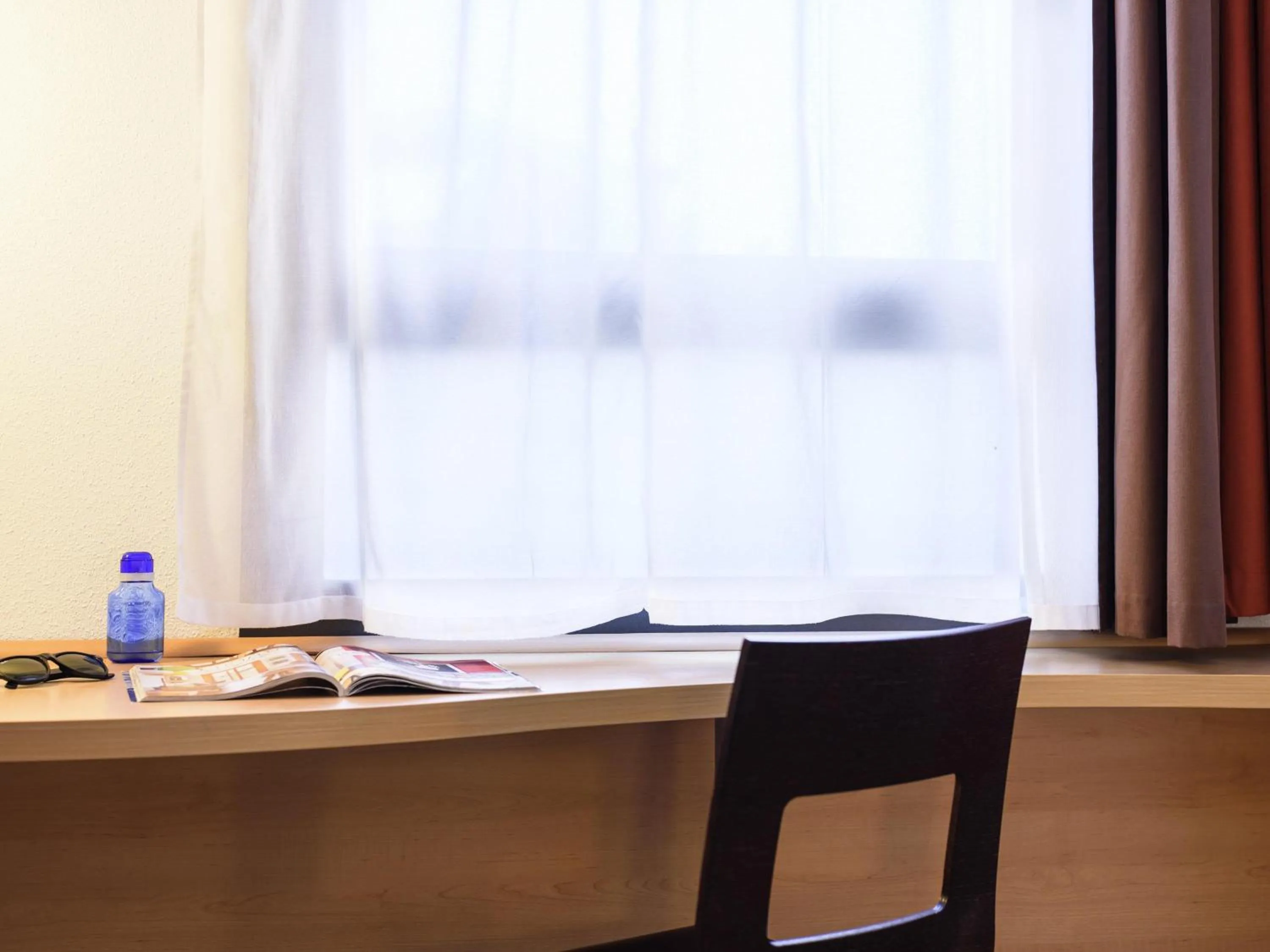 Bedroom in Ibis Bilbao Centro