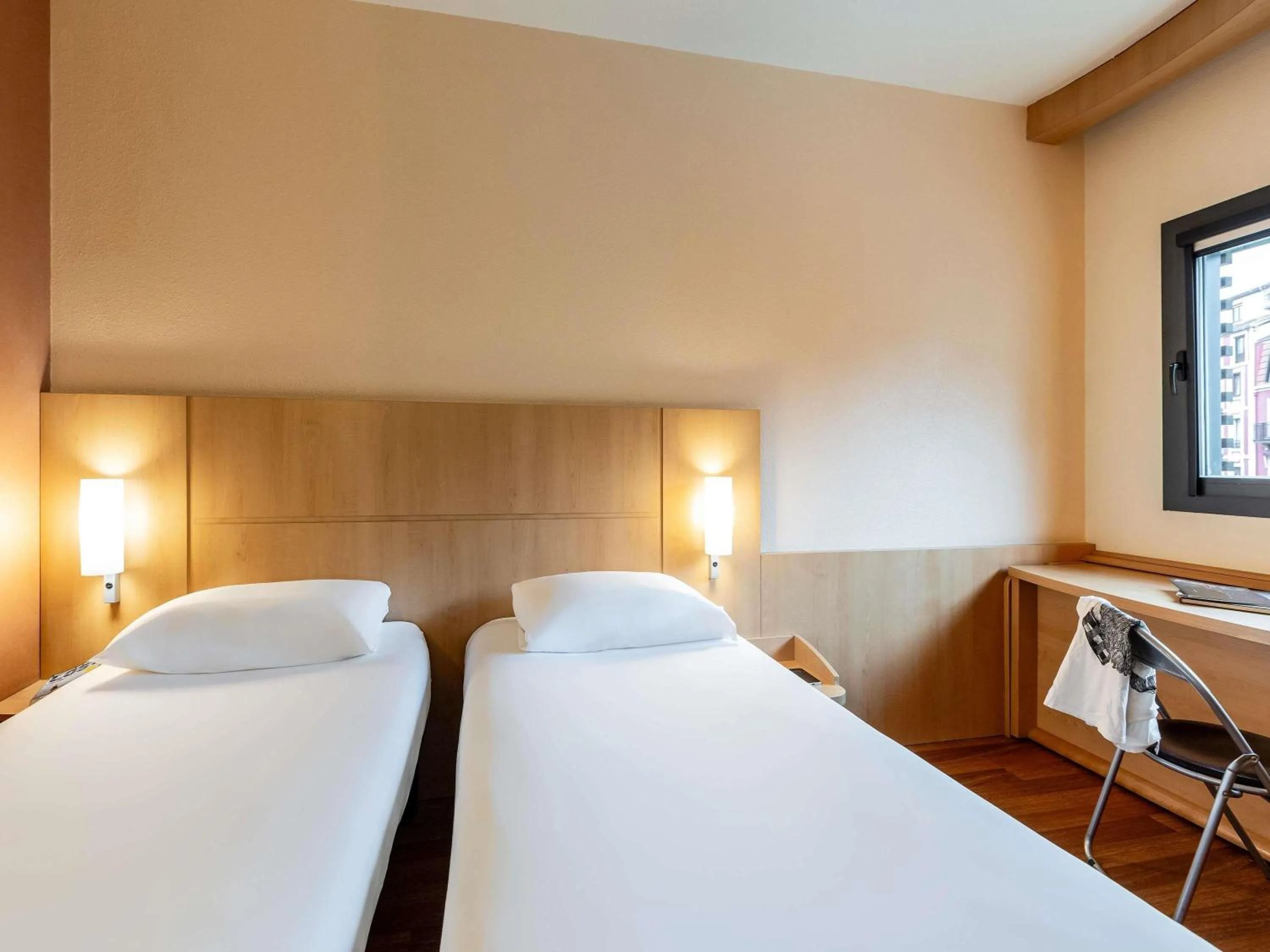 Bedroom, Bed in Ibis Bilbao Centro