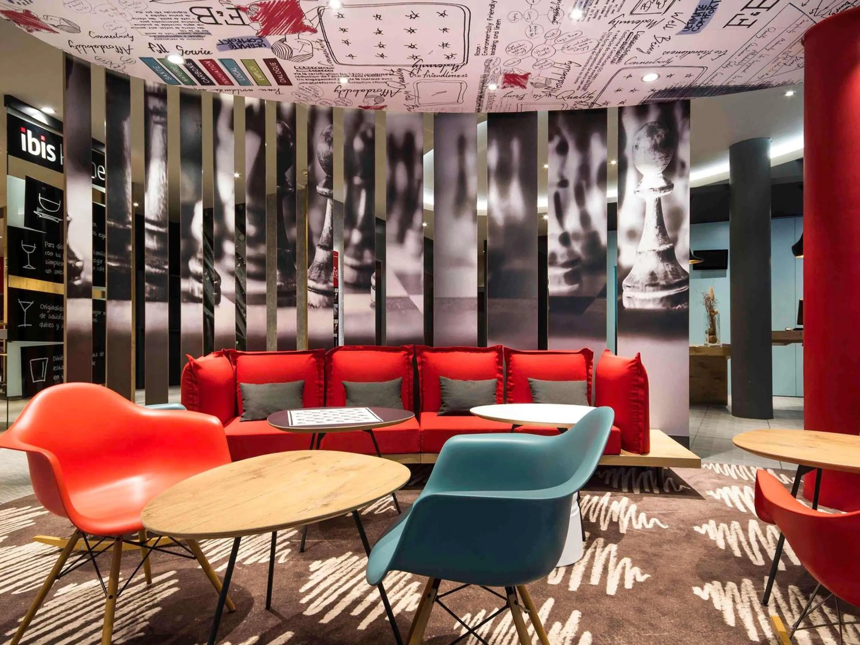 Lounge or bar in Ibis Bilbao Centro