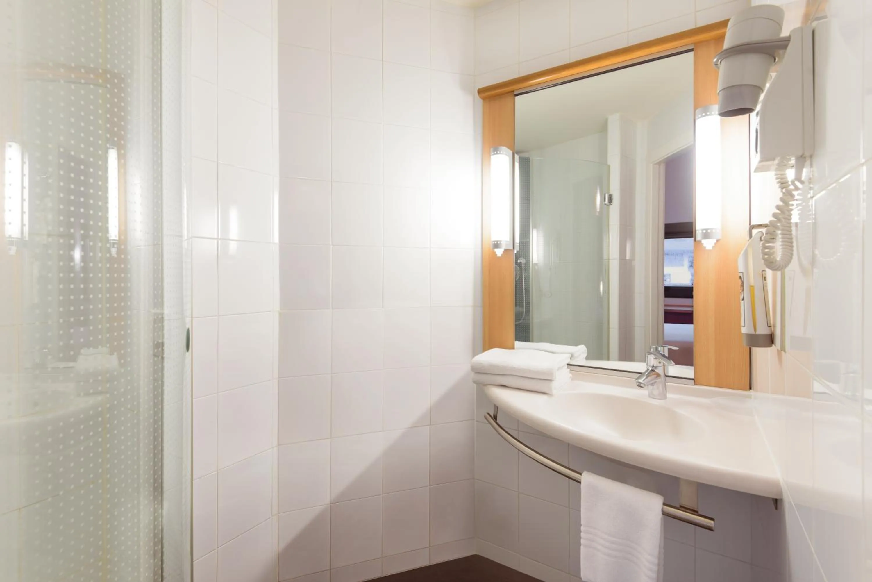 Bathroom in Ibis Bilbao Centro