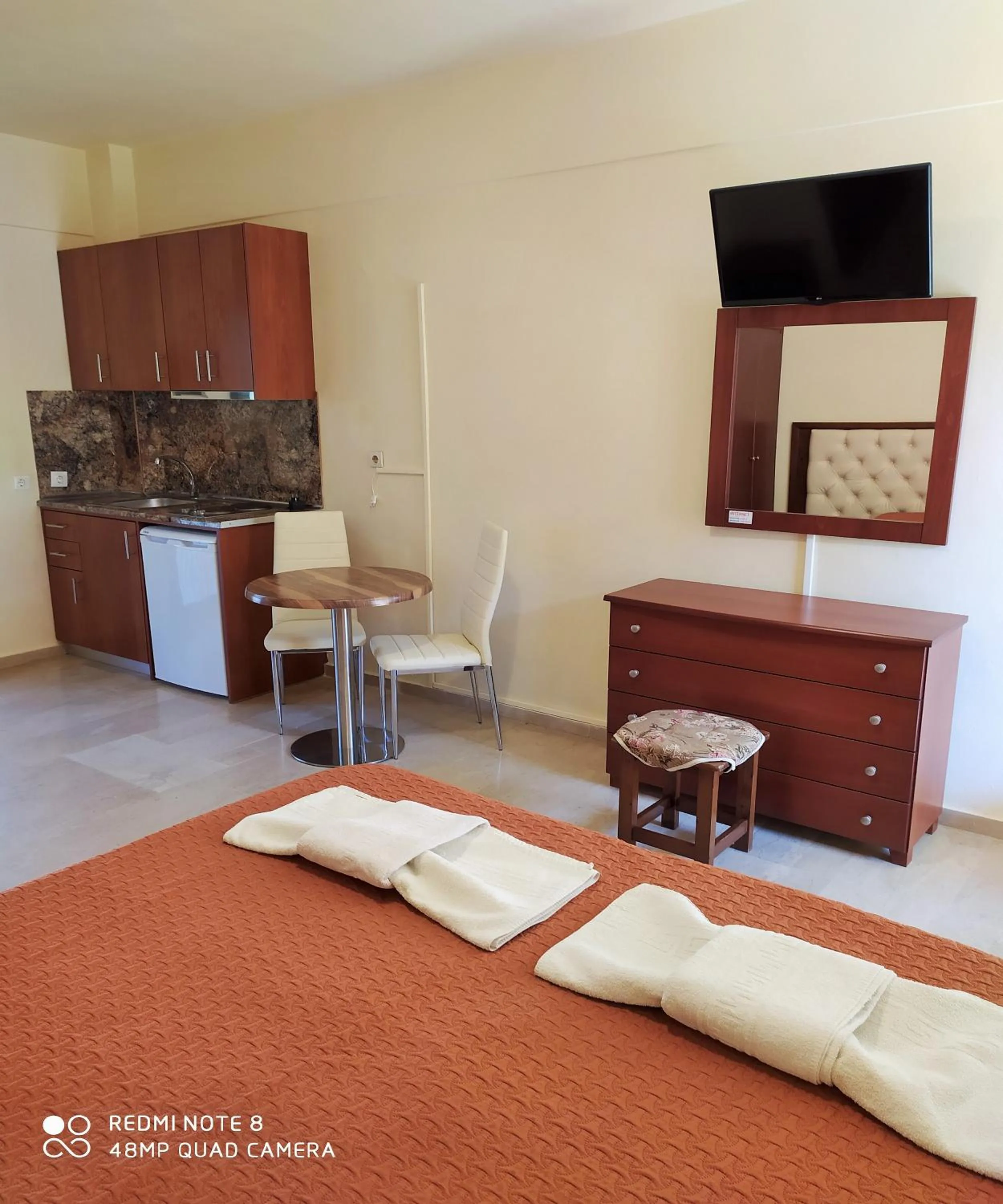 Photo of the whole room, Bed in Toula's Apartments