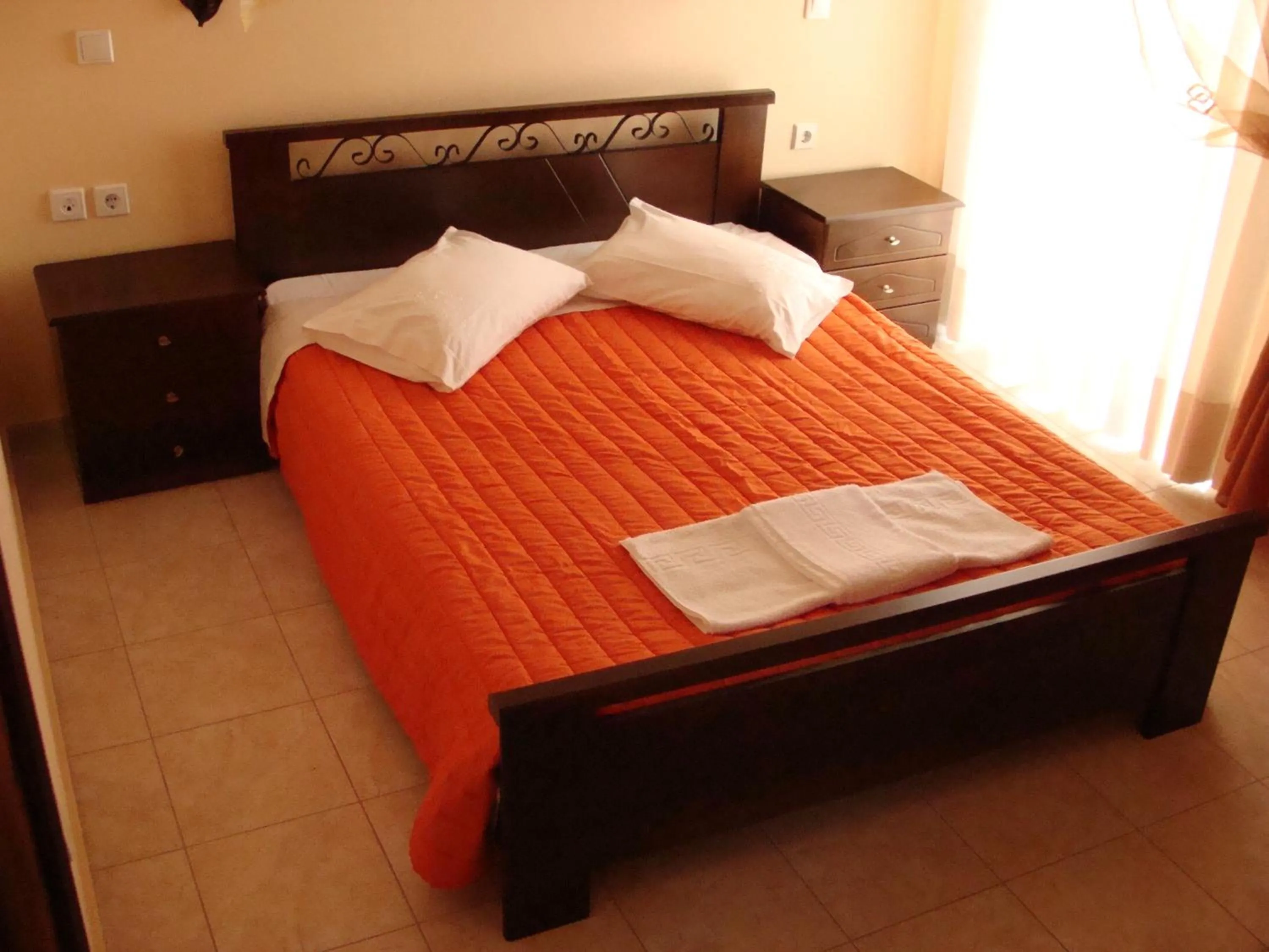 Bedroom, Bed in Toula's Apartments