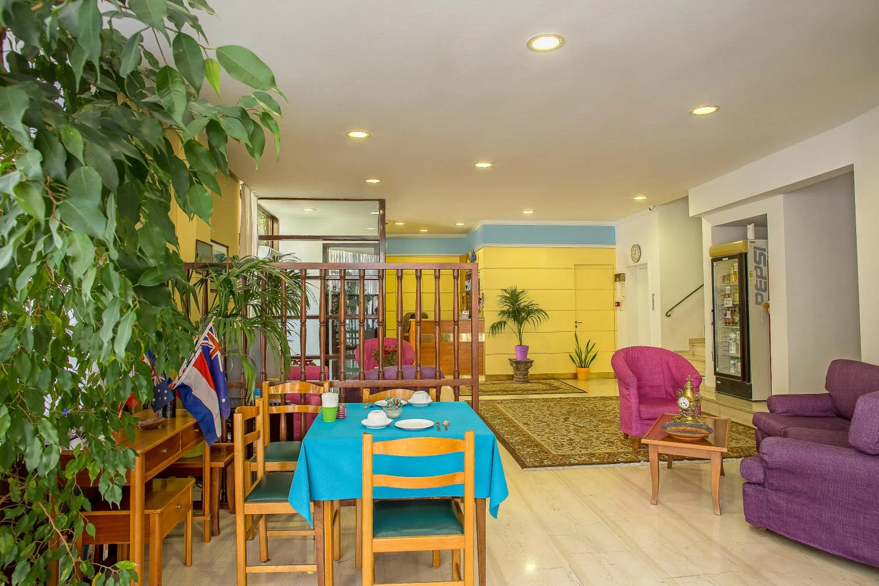 Restaurant/places to eat in Nefeli Hotel