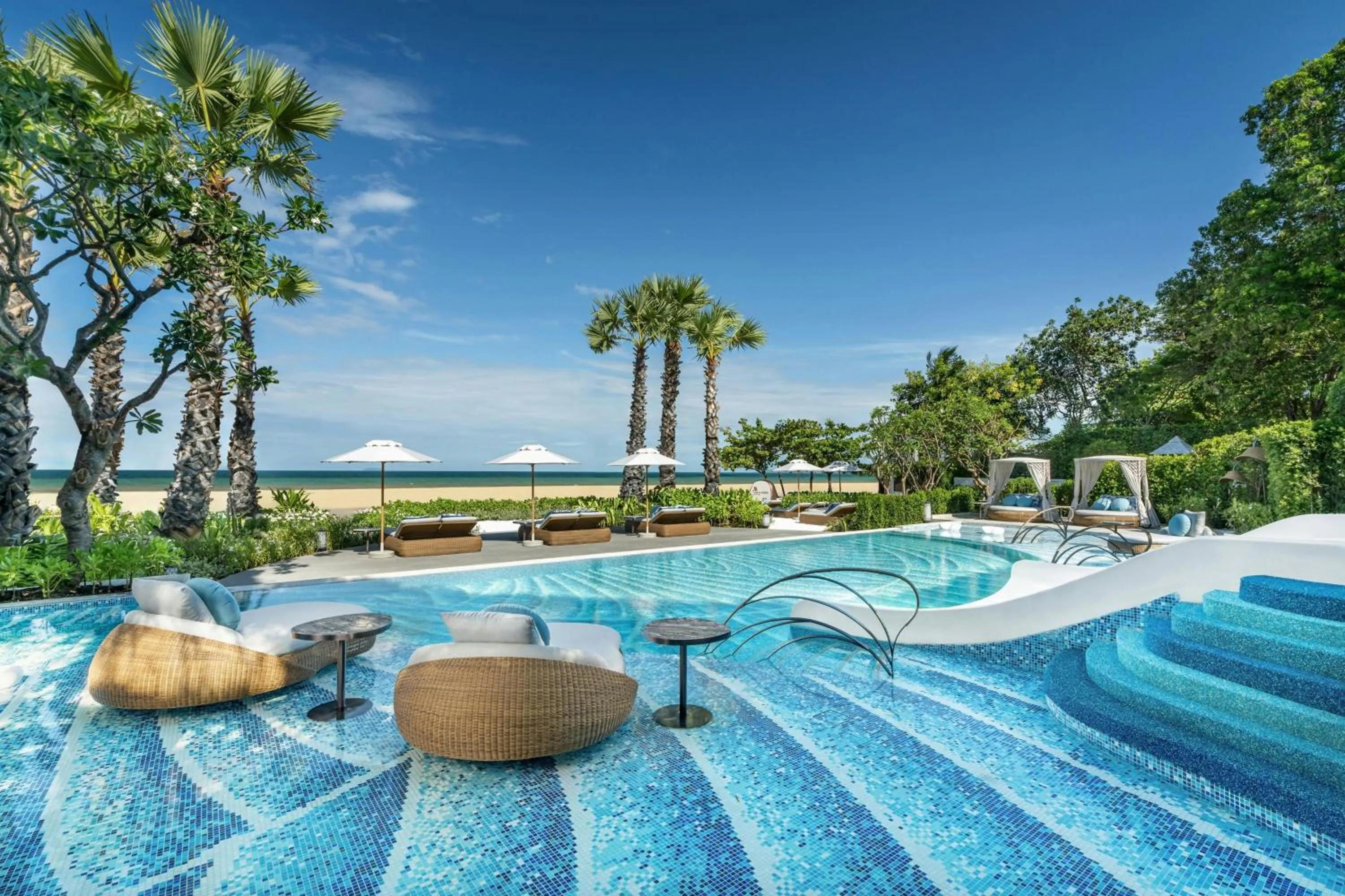Swimming pool in Pattaya Marriott Resort and Spa