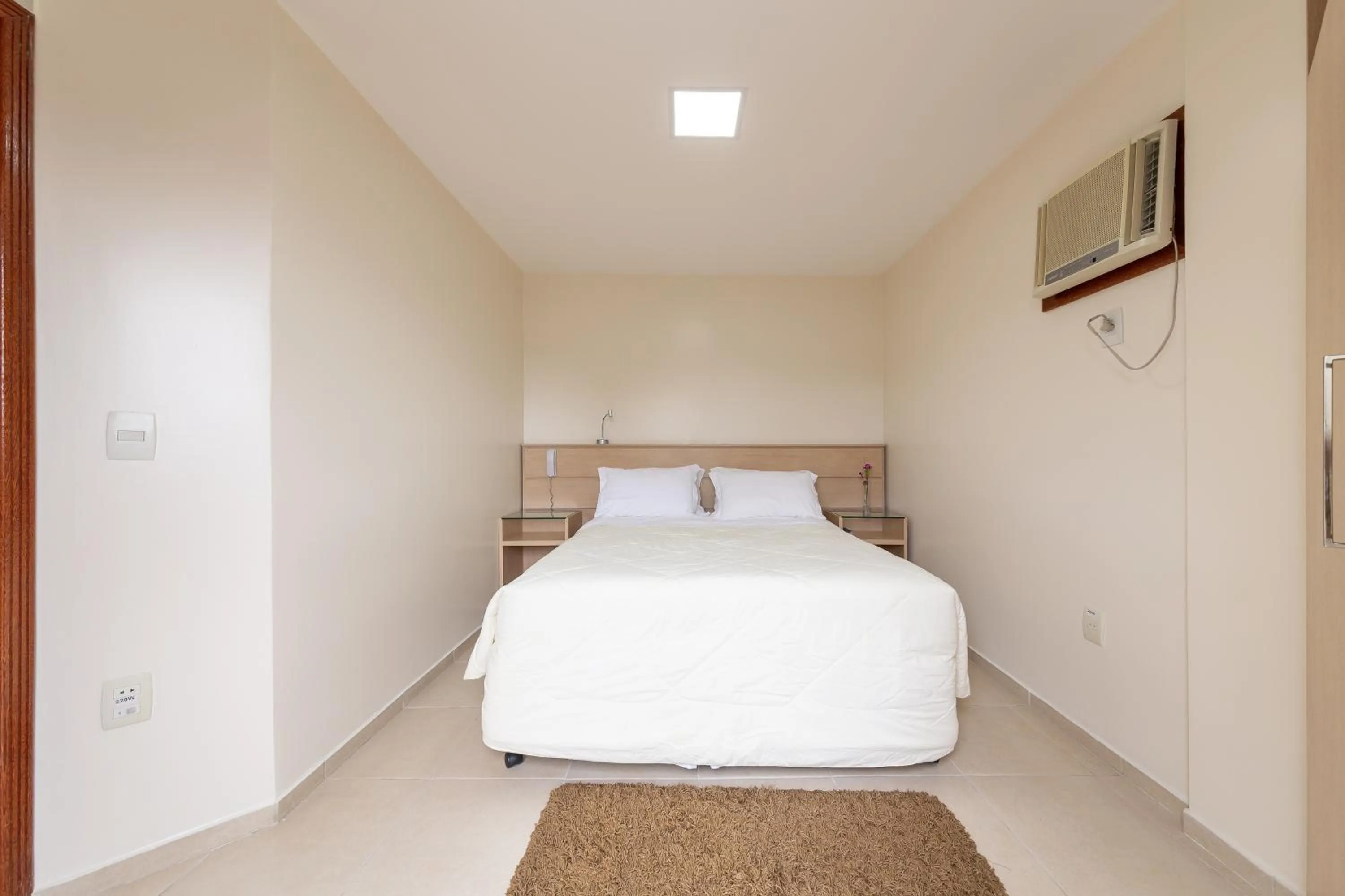 Bed in Slim São José Zion