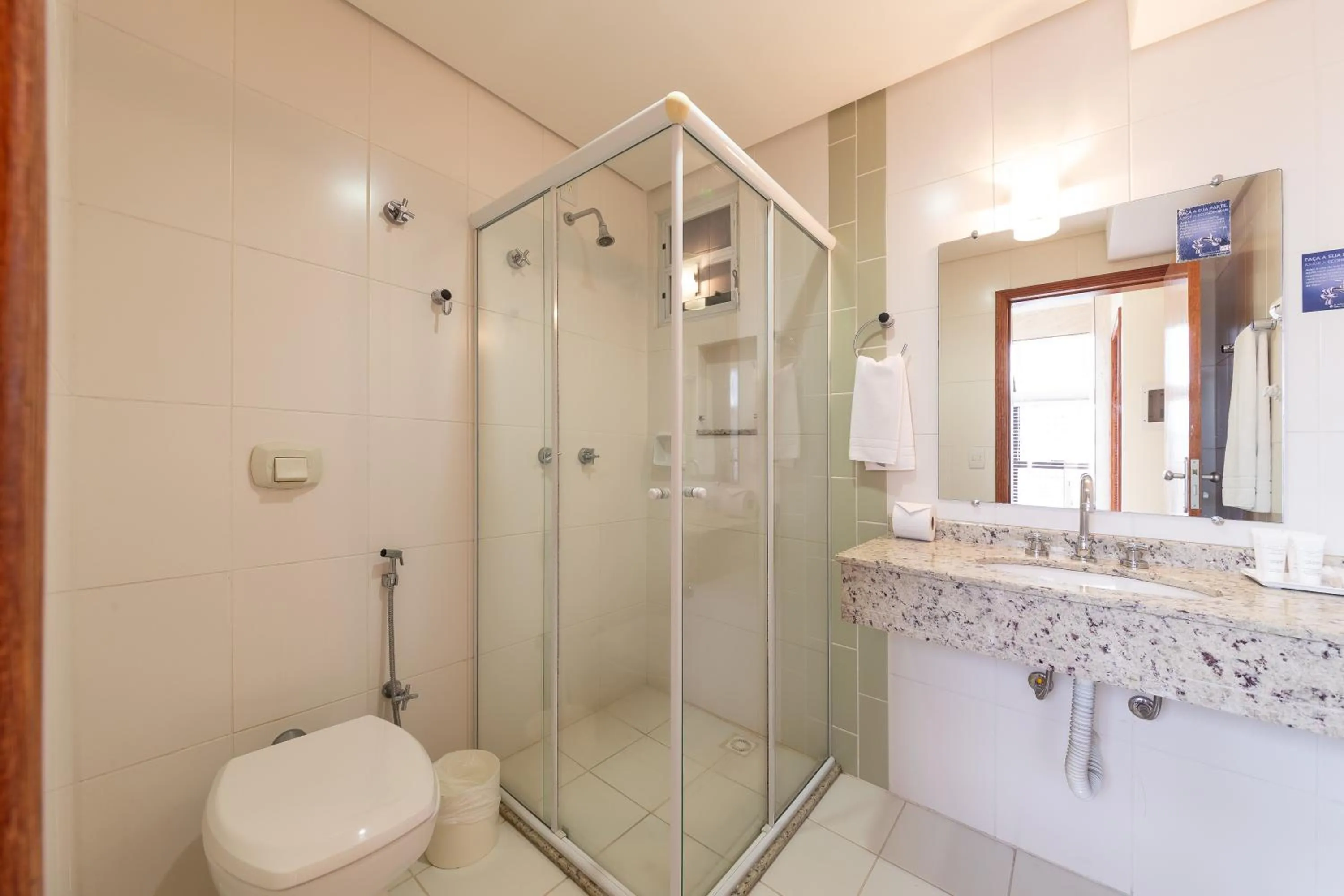 Toilet in Slim São José Zion