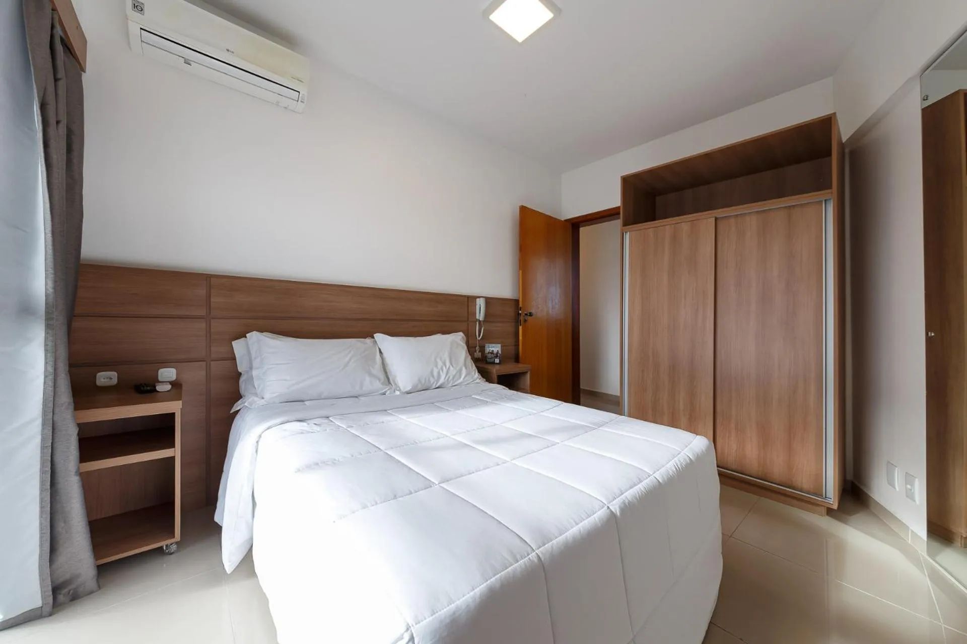 Bed in Slim São José Zion