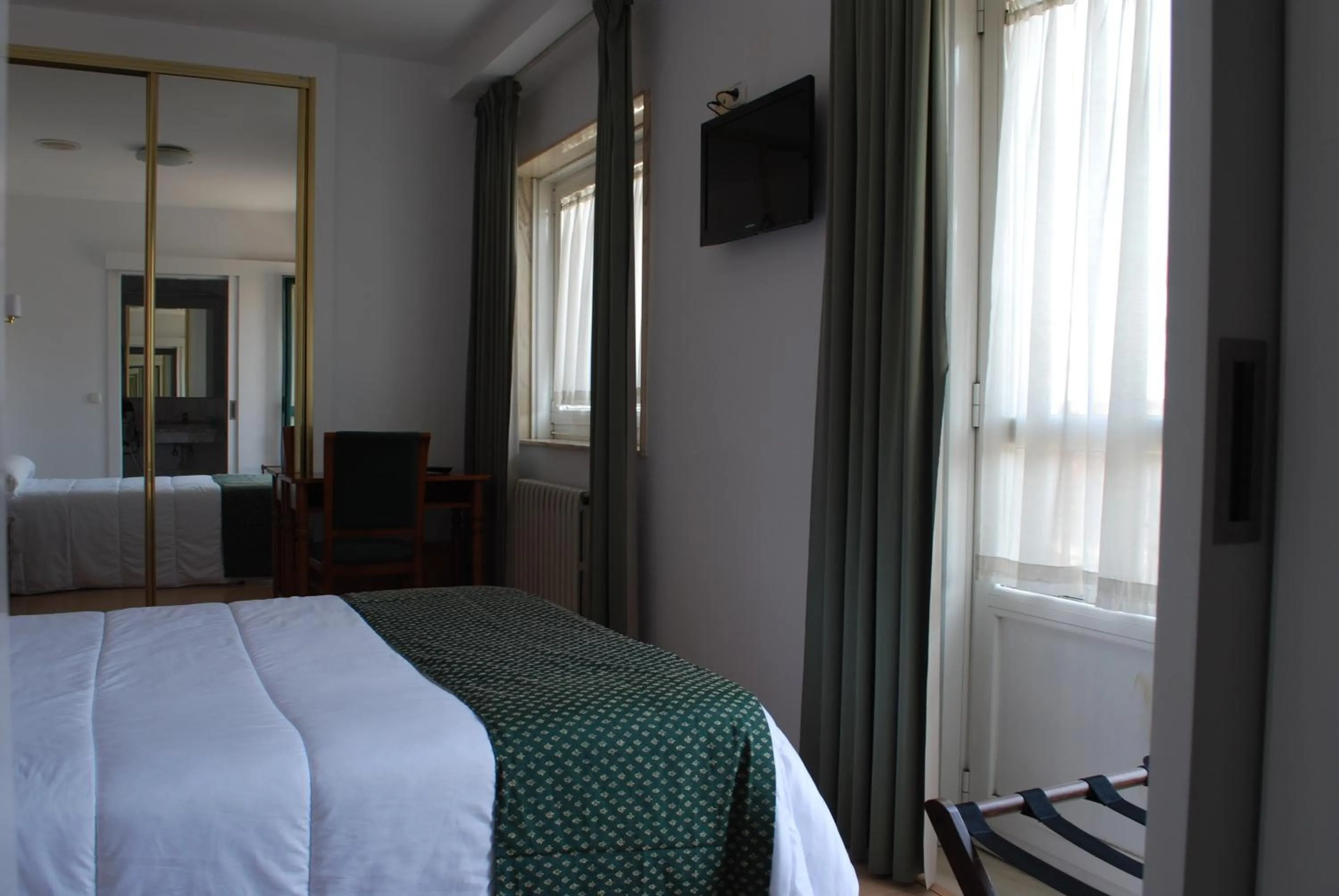 Photo of the whole room, Bed in Hotel San Jacobo