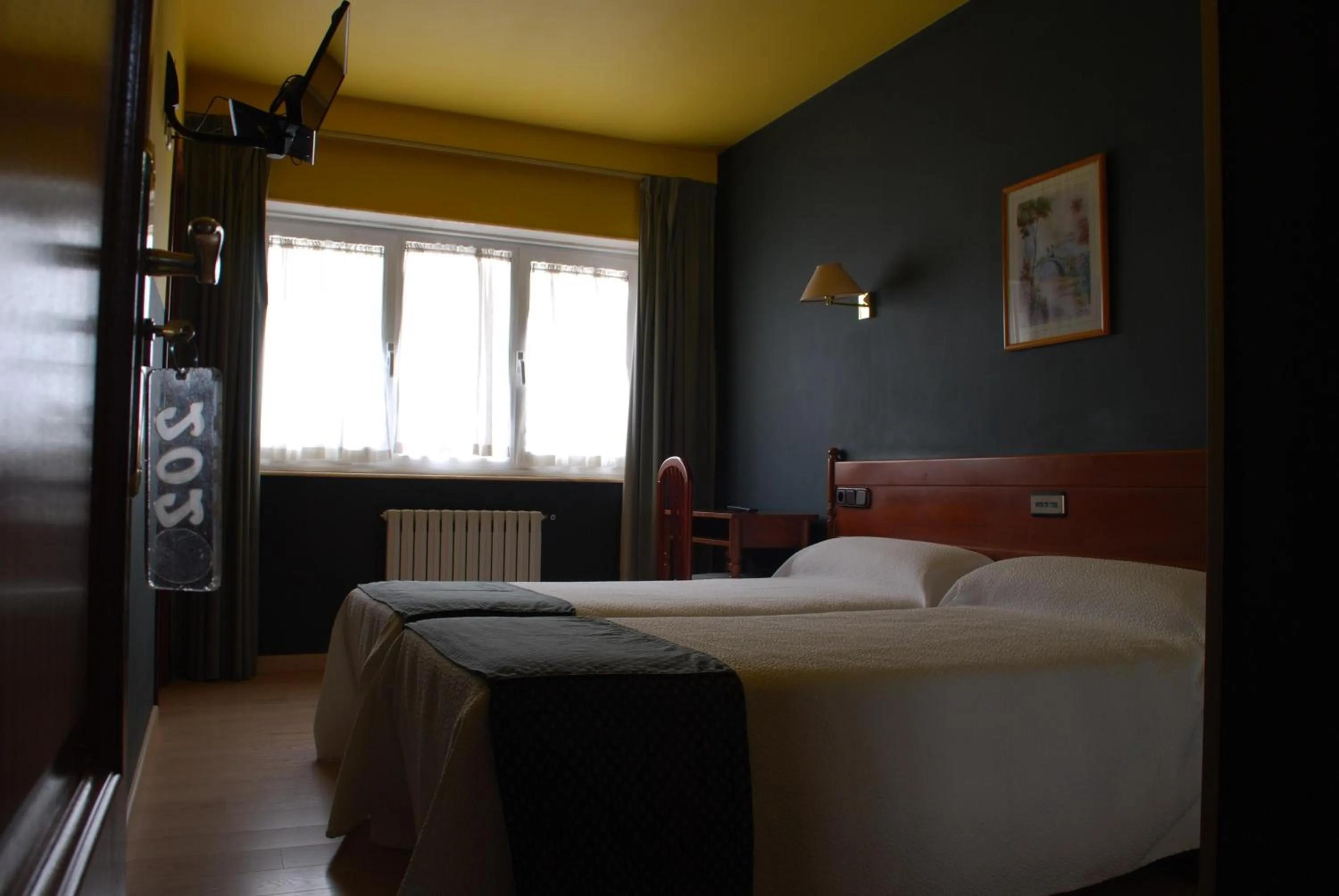 Photo of the whole room, Bed in Hotel San Jacobo