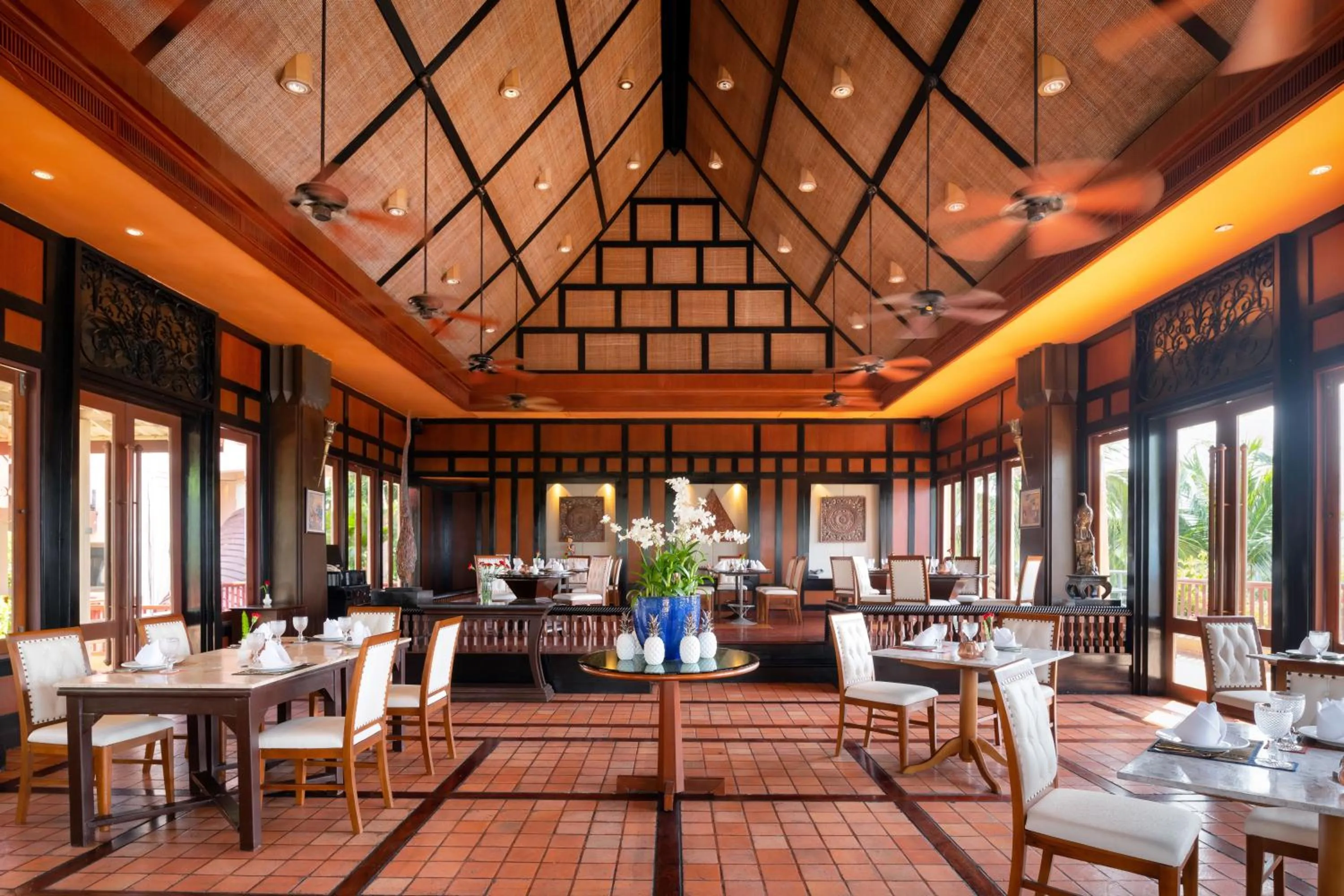 Restaurant/places to eat in Novotel Phuket Resort