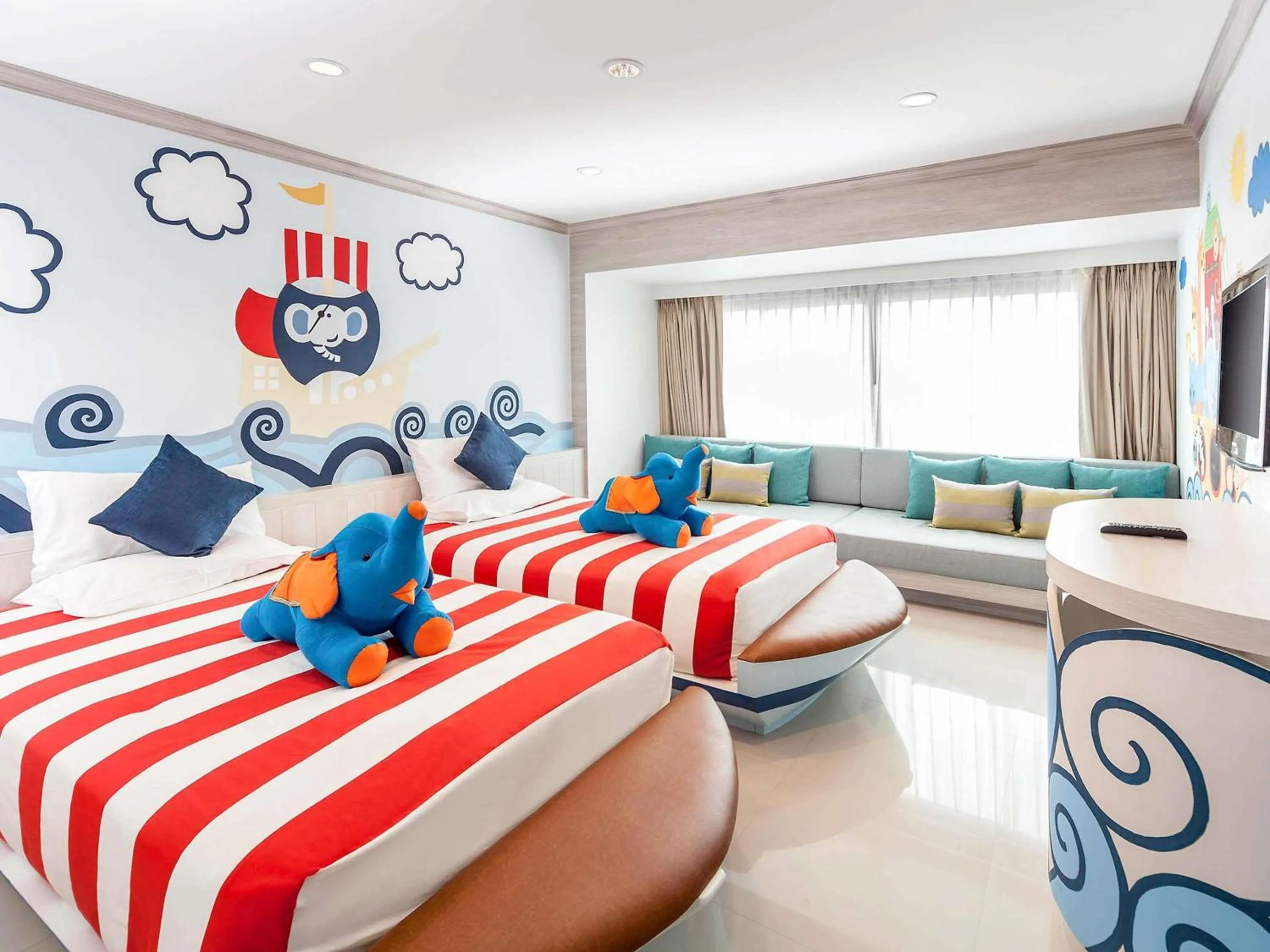 Bedroom, Bed in Novotel Phuket Resort