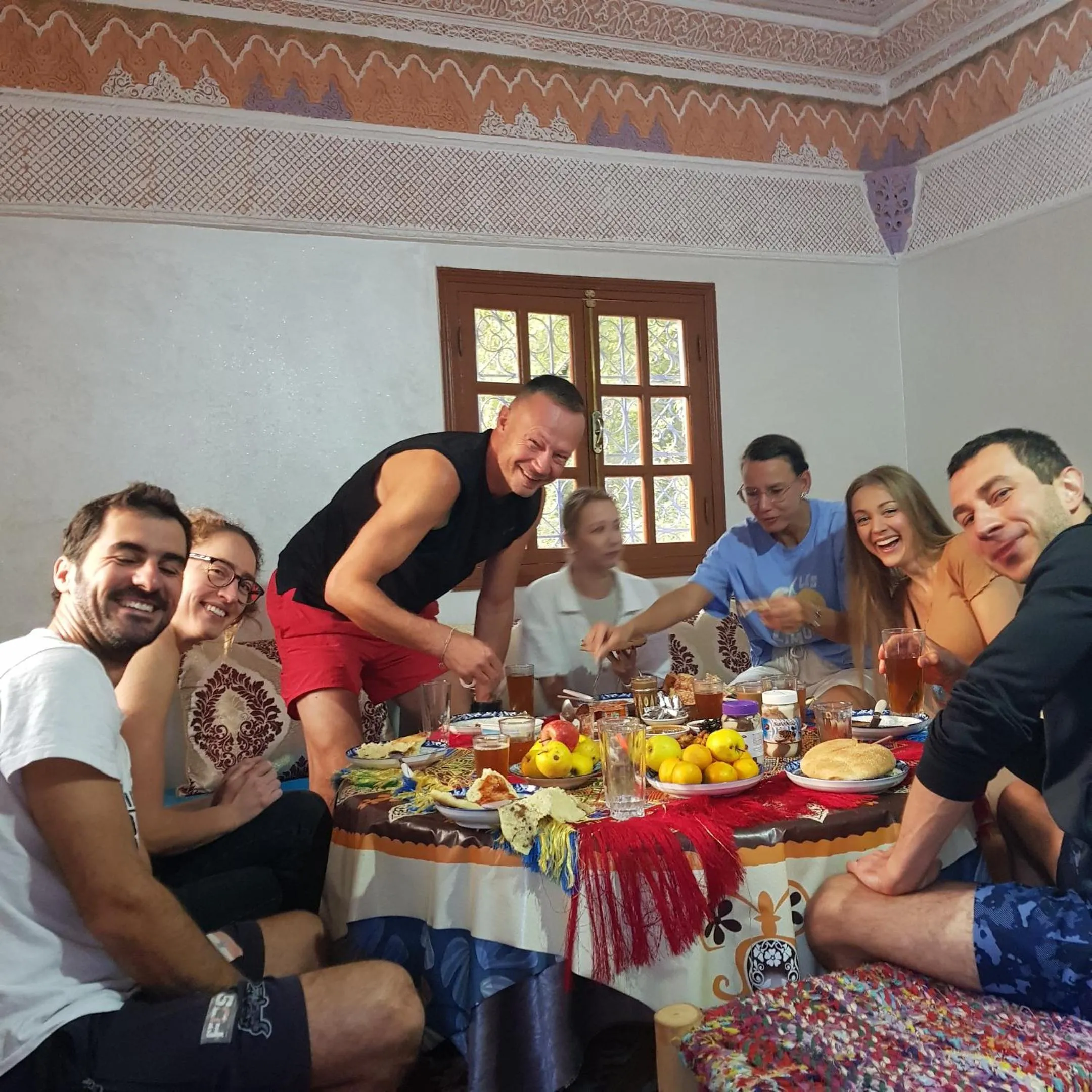 Restaurant/places to eat in Dar Imoughlad