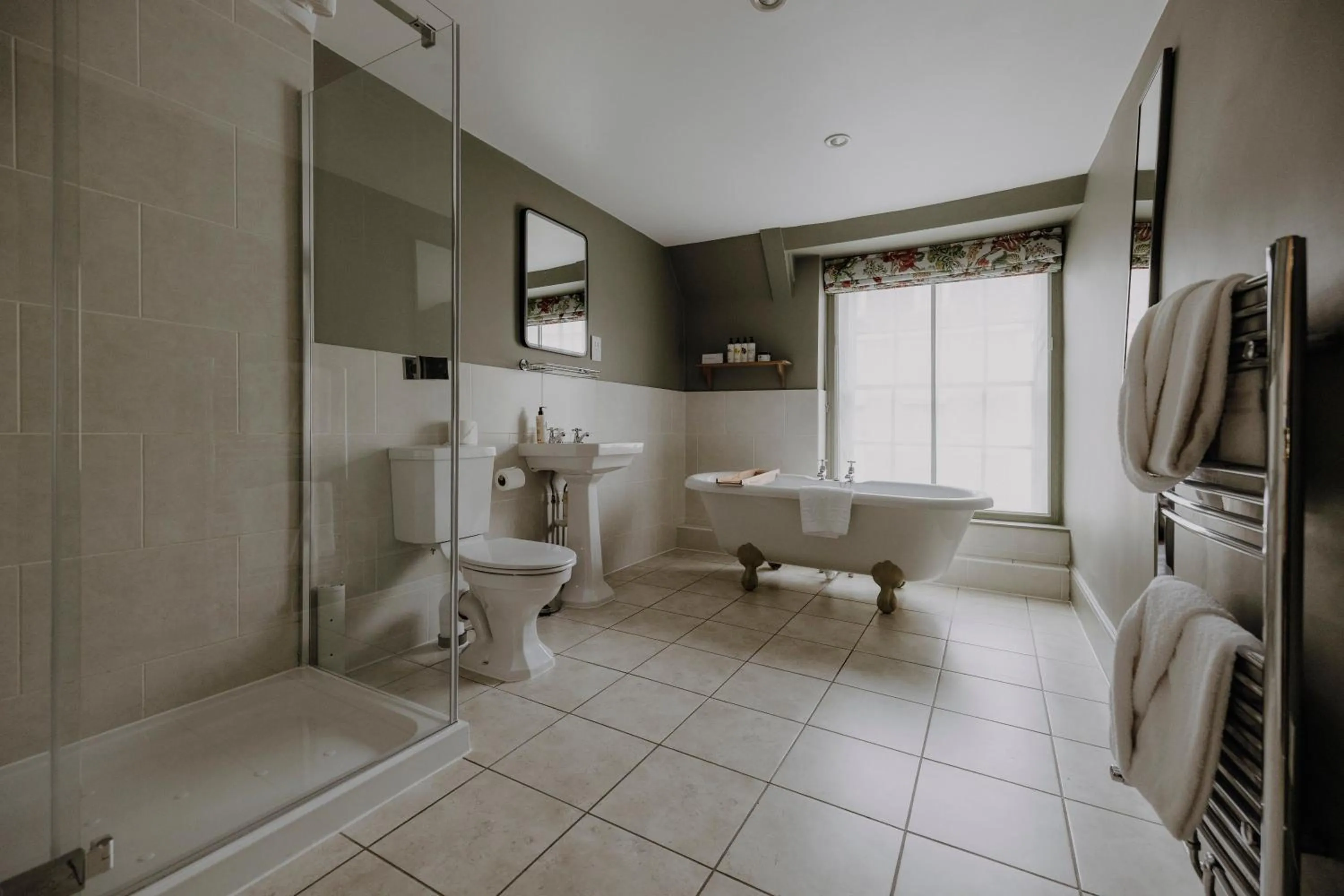 Bathroom in The Bull And Swan