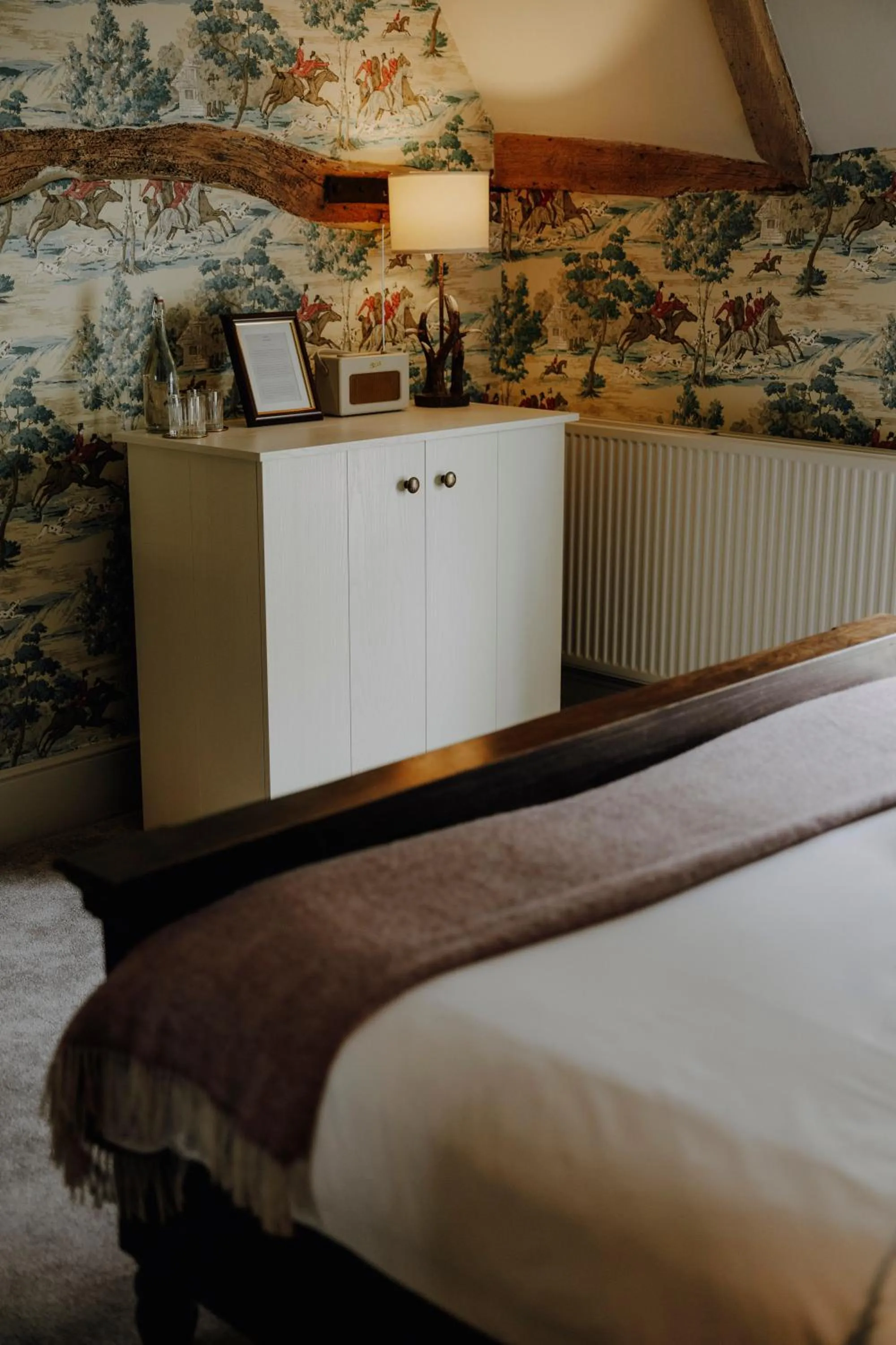 Bedroom, Bed in The Bull And Swan