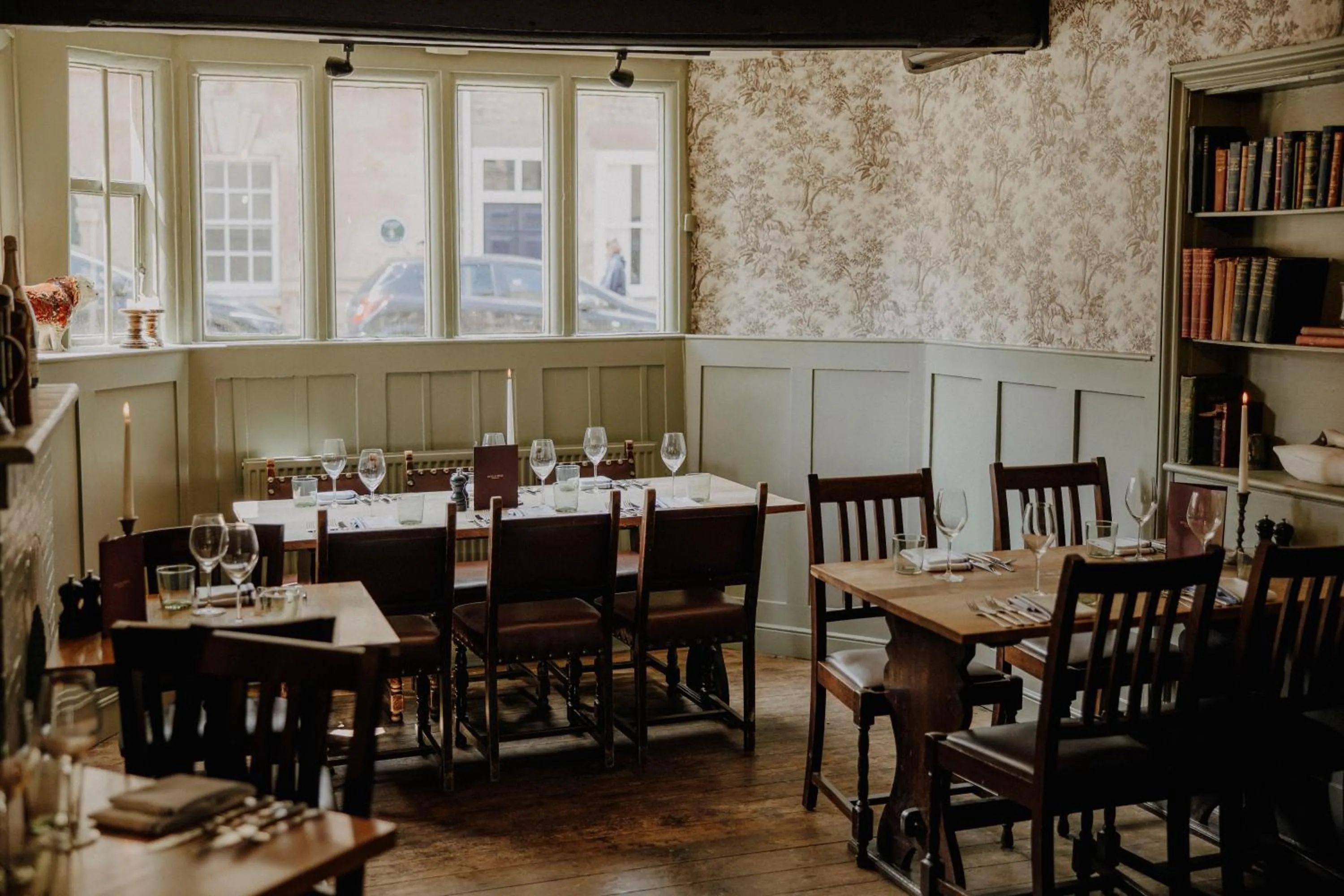 Restaurant/places to eat in The Bull And Swan